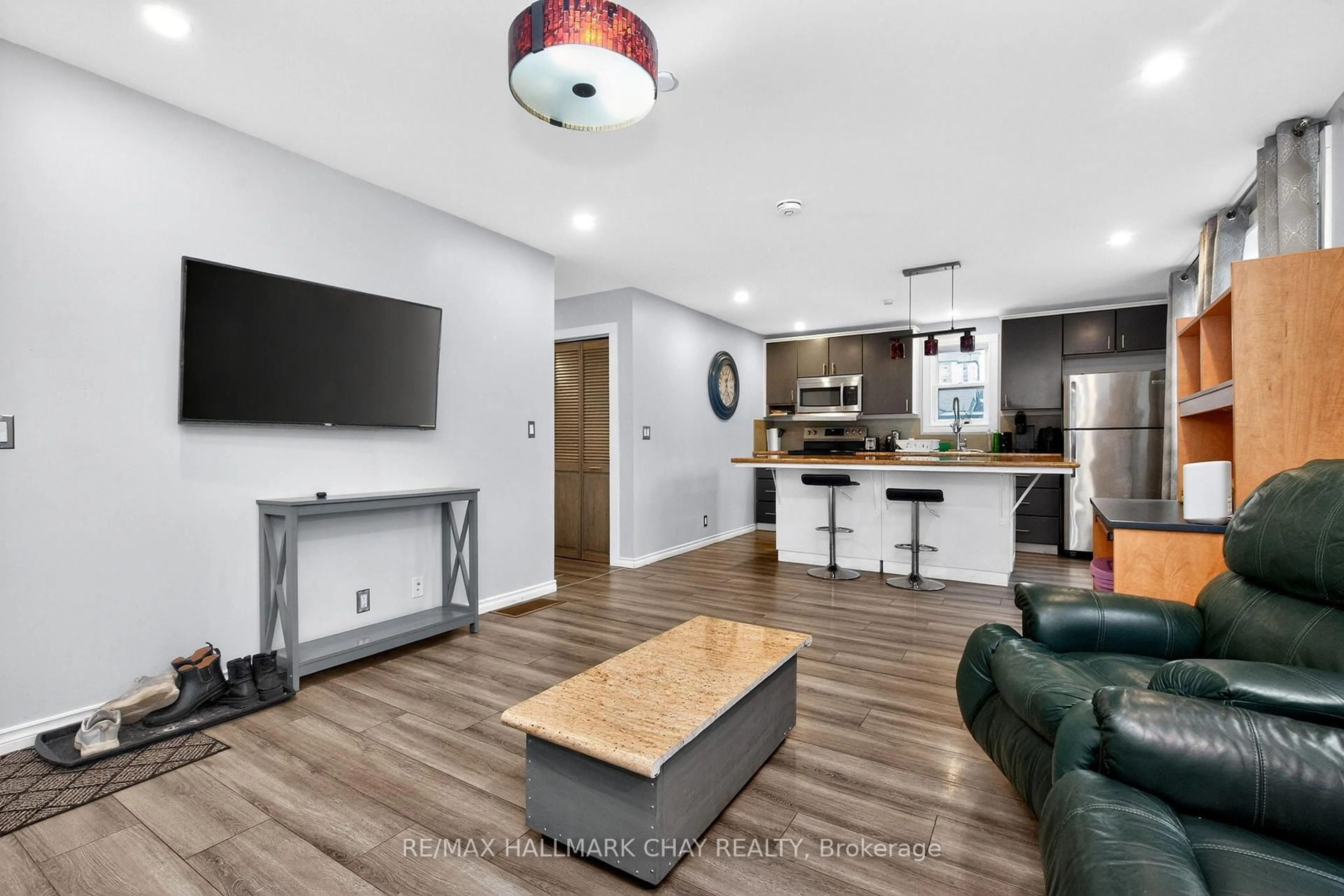 Open concept kitchen, unknown for 371 Barrie Rd, Orillia Ontario L3V 2S1