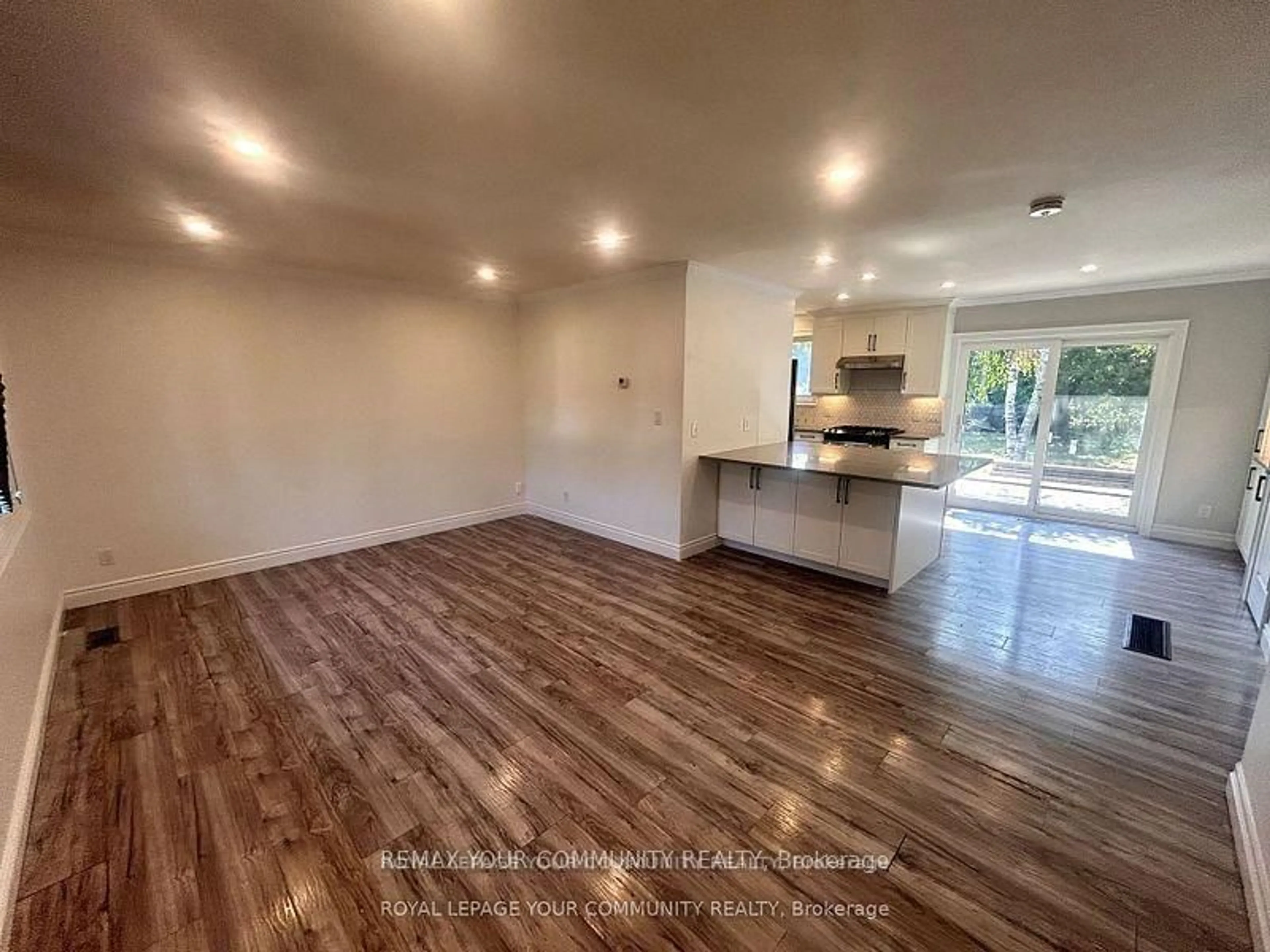 Open concept kitchen, unknown for 93 Westmount Dr, Orillia Ontario L3V 6E2