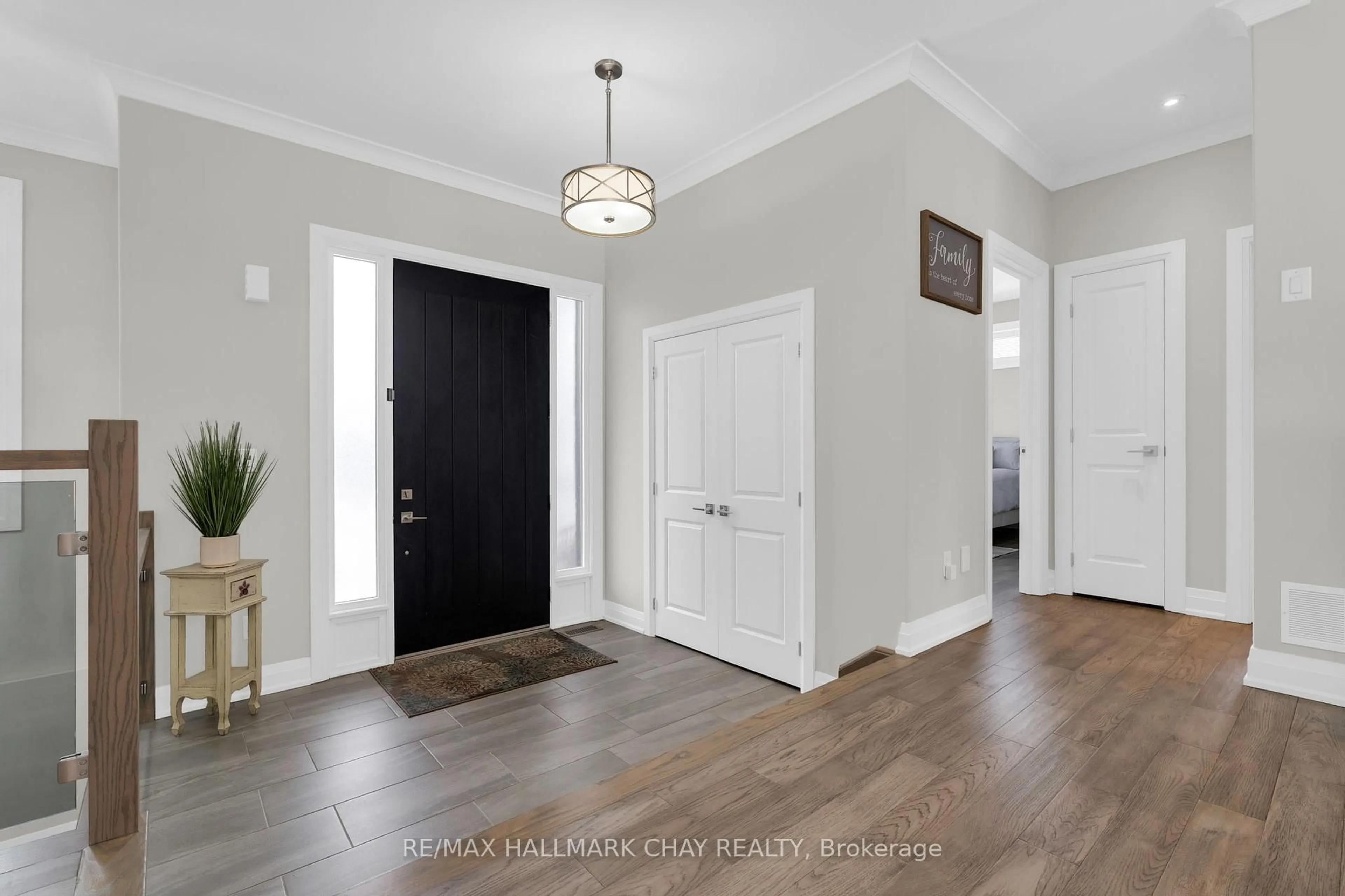 Indoor entryway for 8 Byers St, Springwater Ontario L9X 2A3
