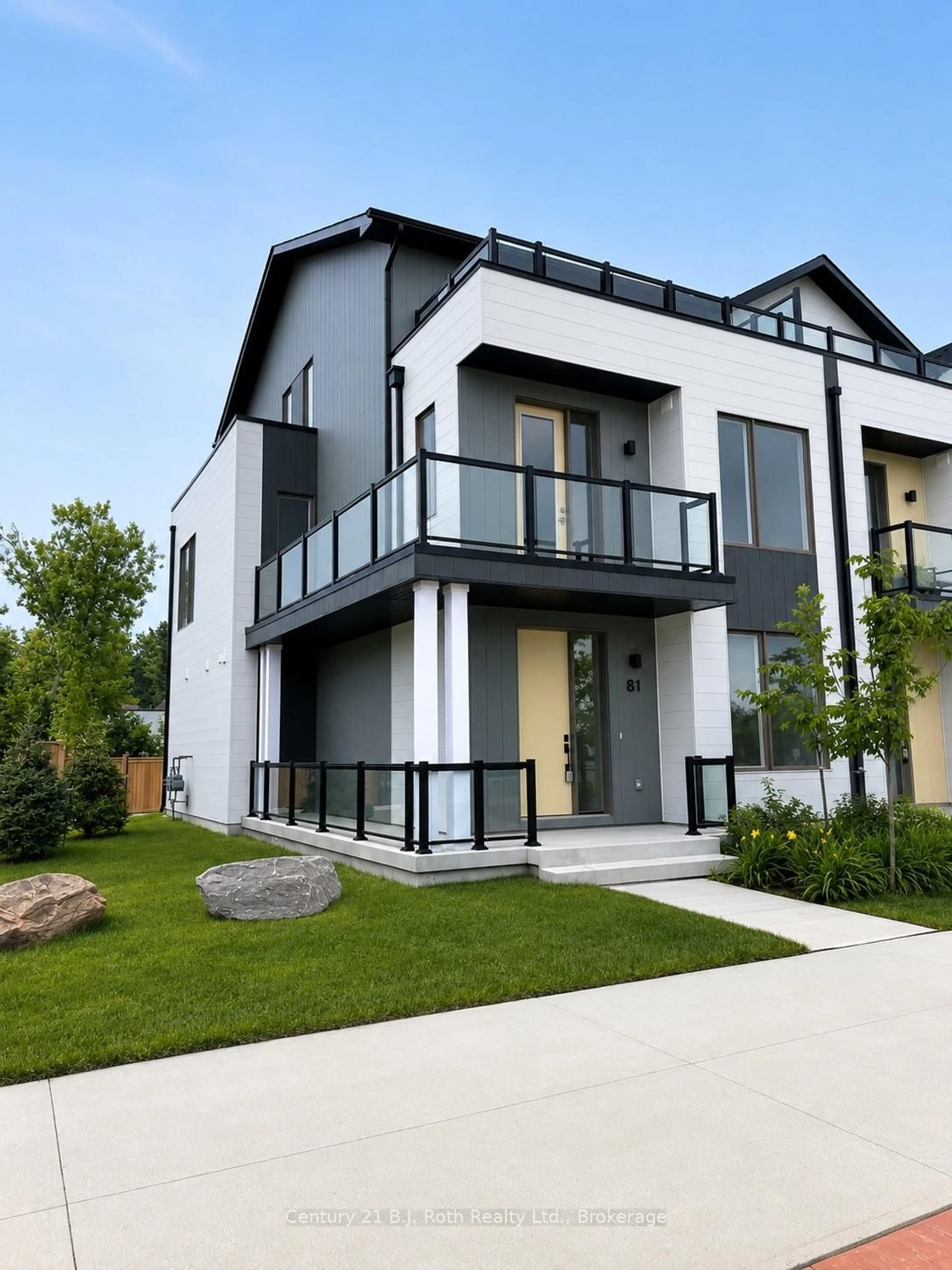 Home with vinyl exterior material, street for 81 Lightfoot Dr, Orillia Ontario L3V 7L8