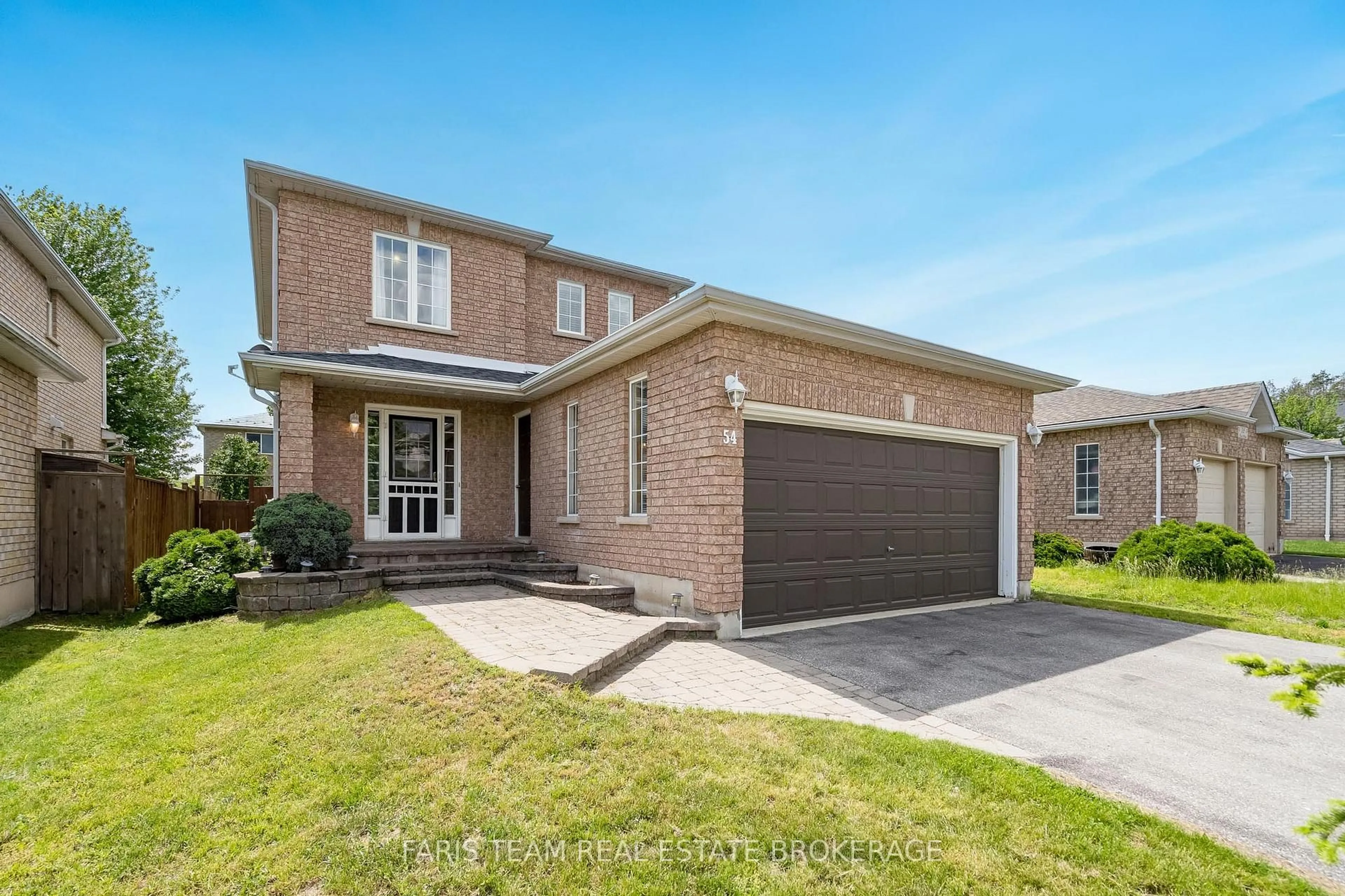 Home with brick exterior material, street for 54 Bird St, Barrie Ontario L4N 0X4