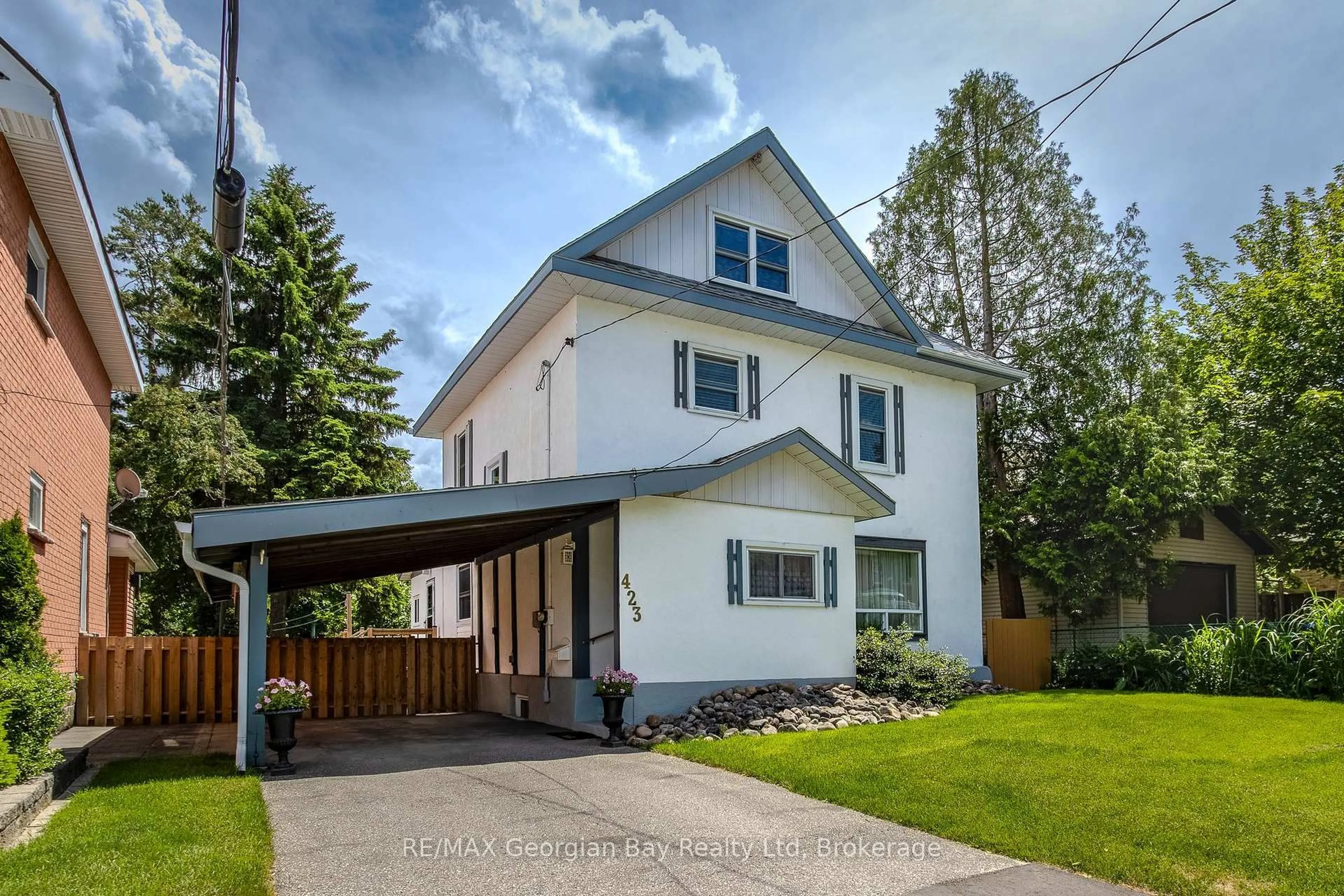 Unknown for 423 Ellen St, Midland Ontario L4R 2H7