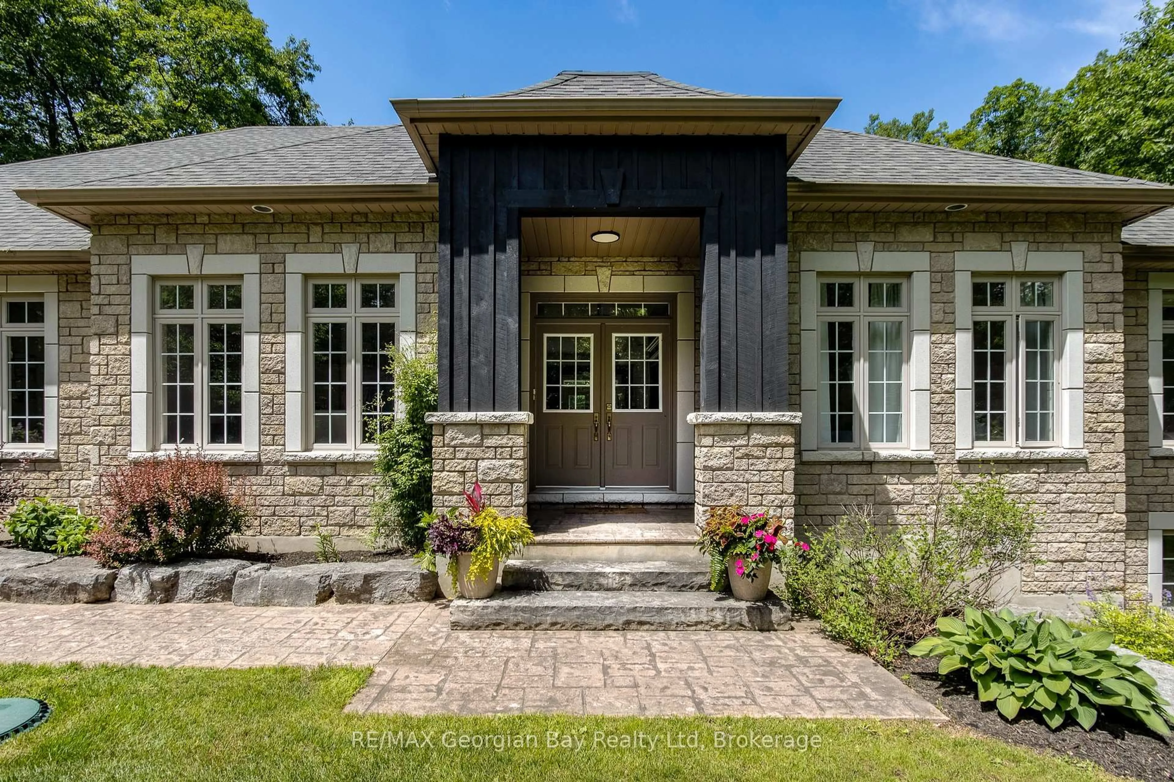 Home with brick exterior material, street for 1620 Golf Link Rd, Midland Ontario L4R 5K2