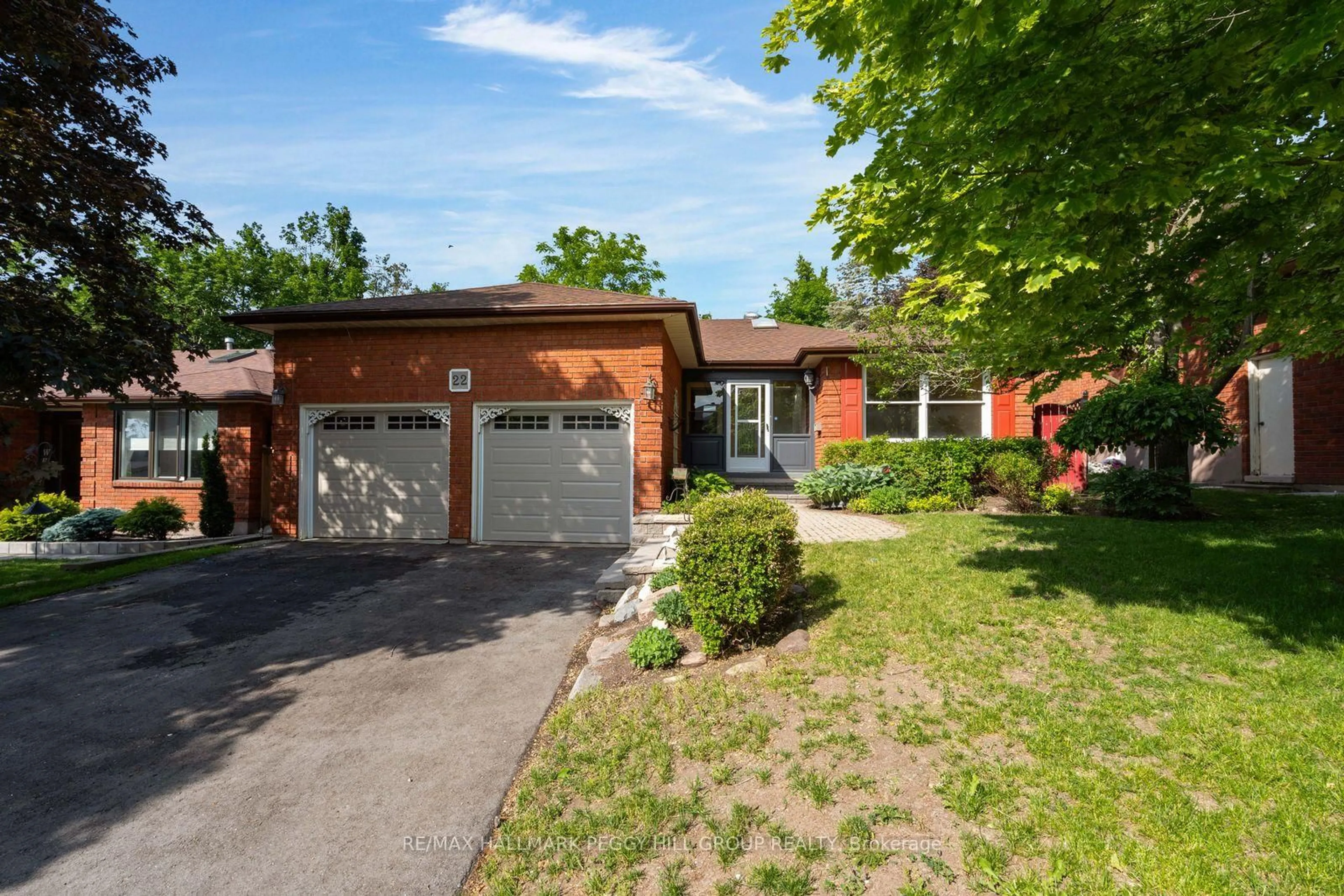Home with brick exterior material, street for 22 Richler Cres, Barrie Ontario L4N 6E6