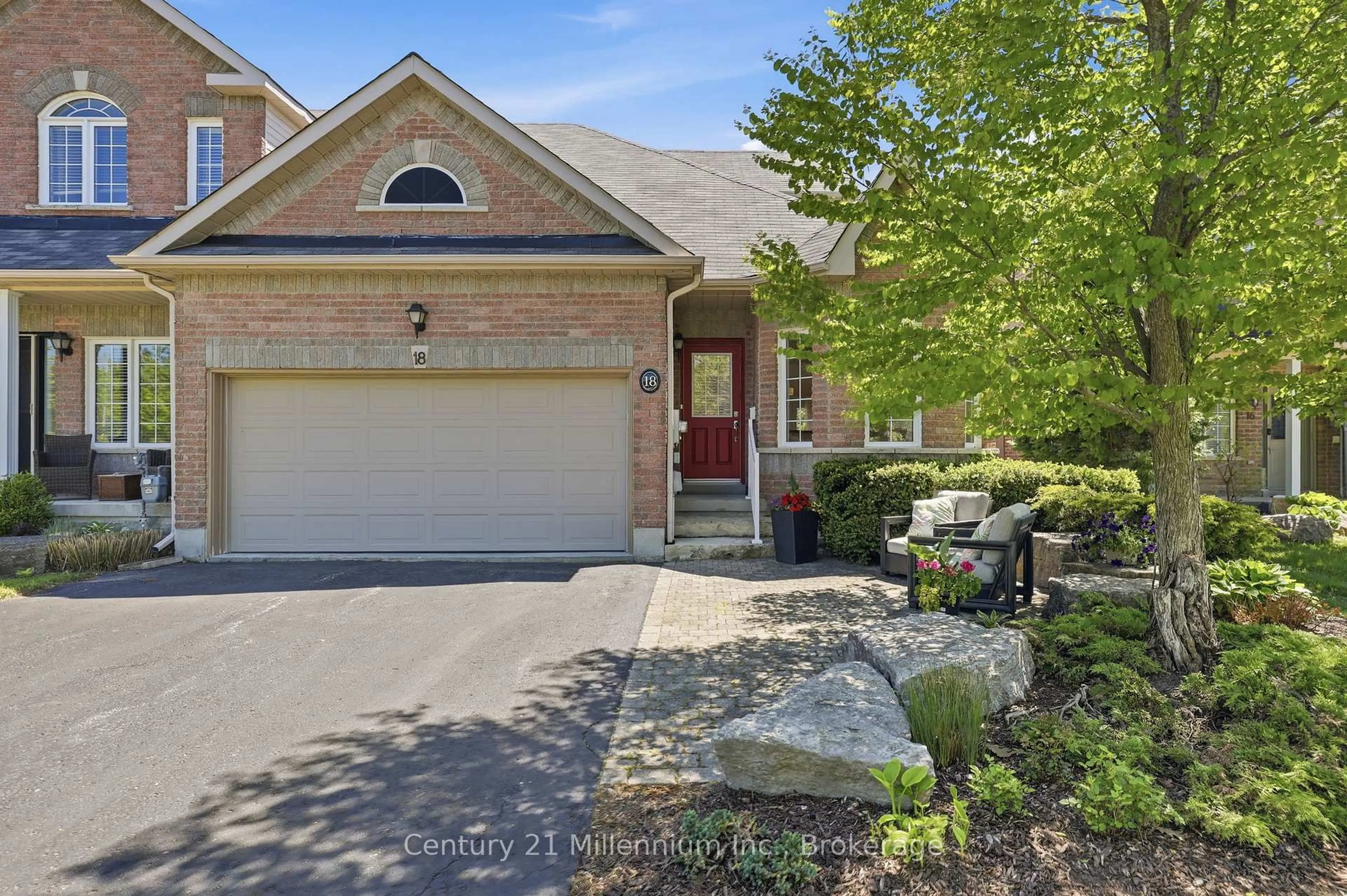Home with brick exterior material, street for 18 Thomas Dr, Collingwood Ontario L9Y 0A6