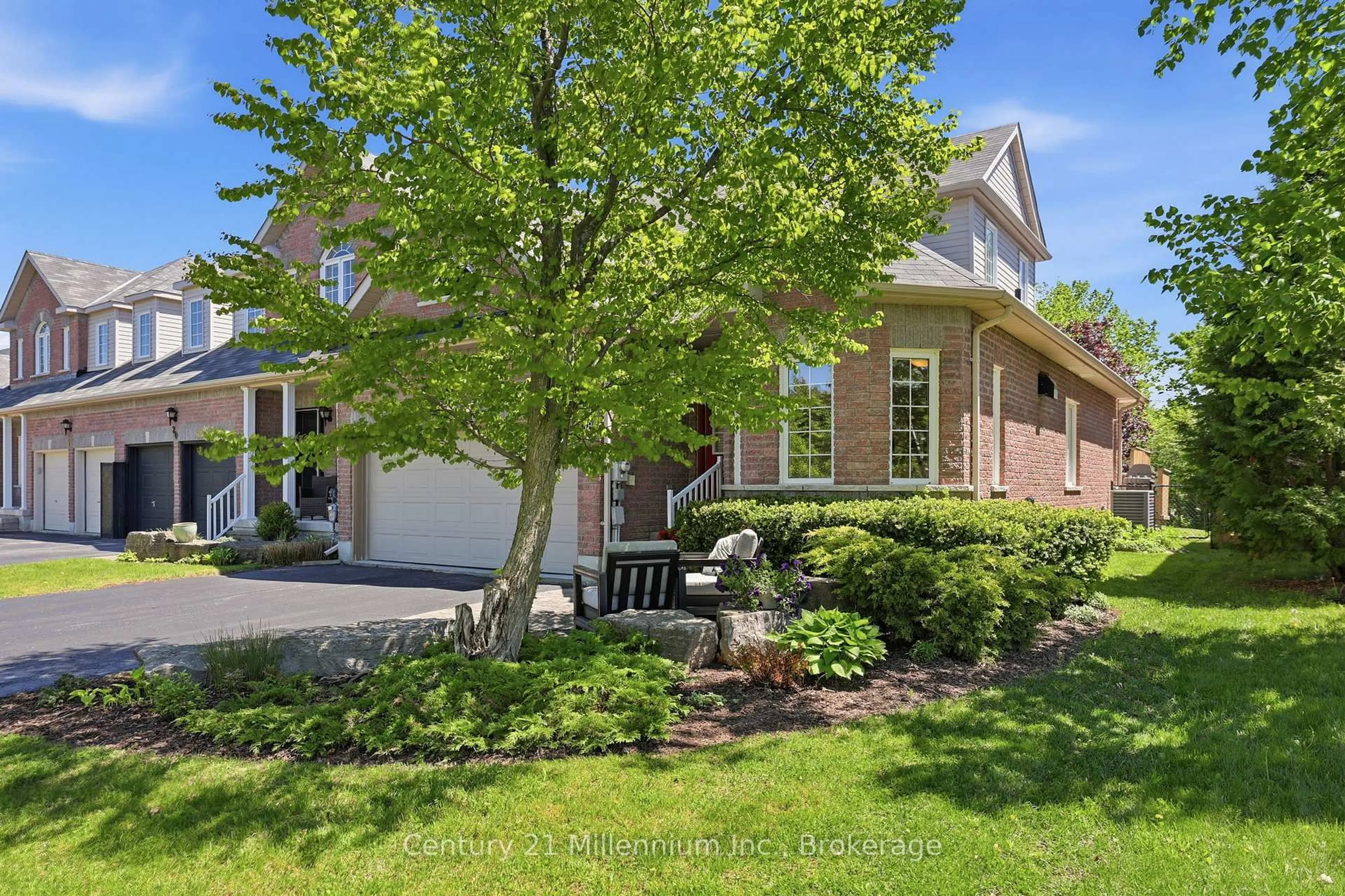 Home with brick exterior material, street for 18 Thomas Dr, Collingwood Ontario L9Y 0A6