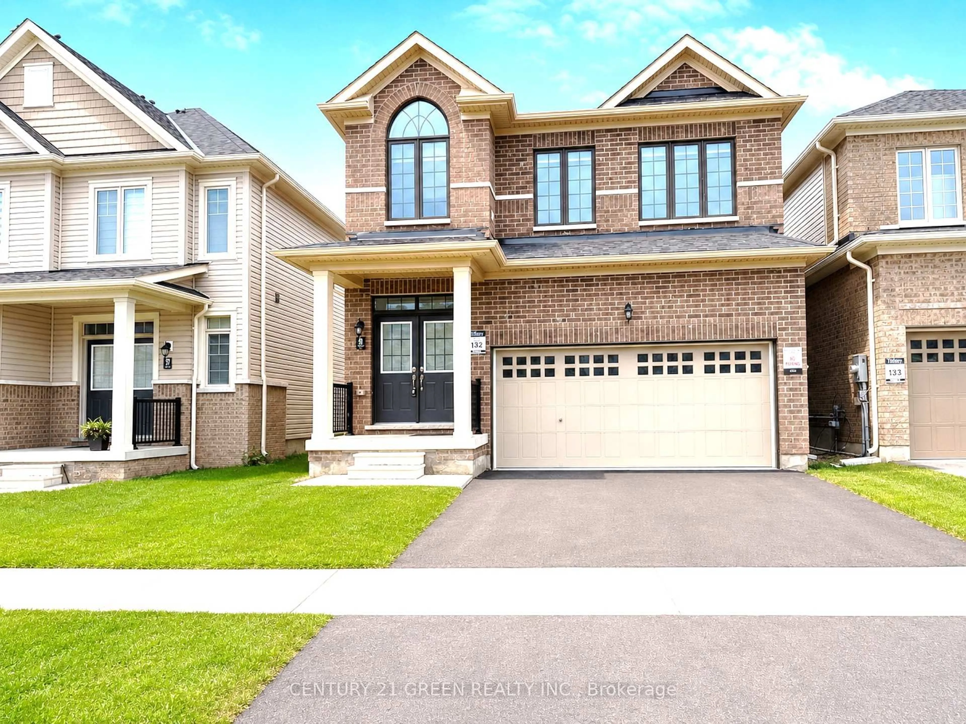Home with brick exterior material, street for 41 Durham Ave, Barrie Ontario L9J 0W7