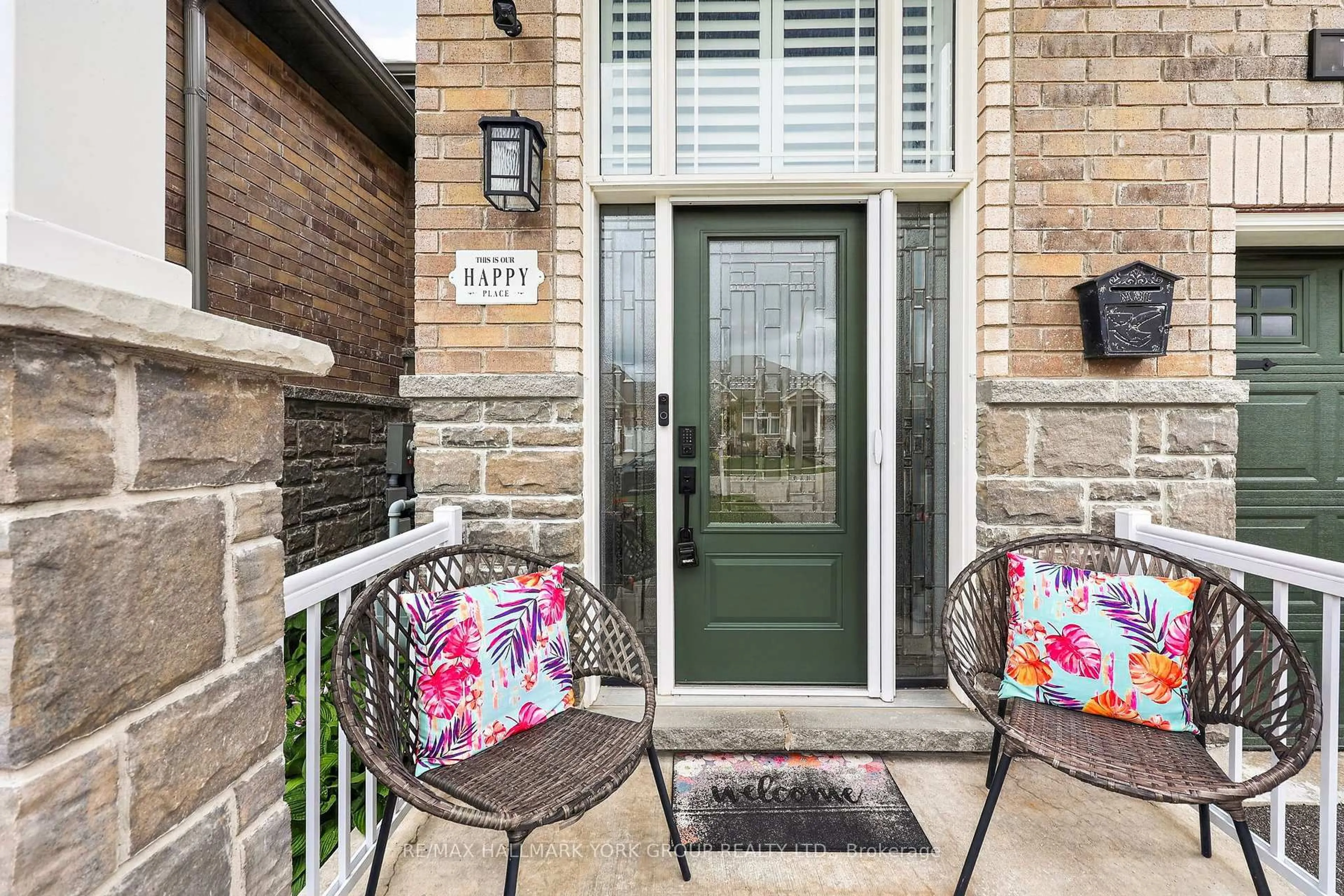 Patio, street for 116 Isabella Dr, Orillia Ontario L3V 8K7