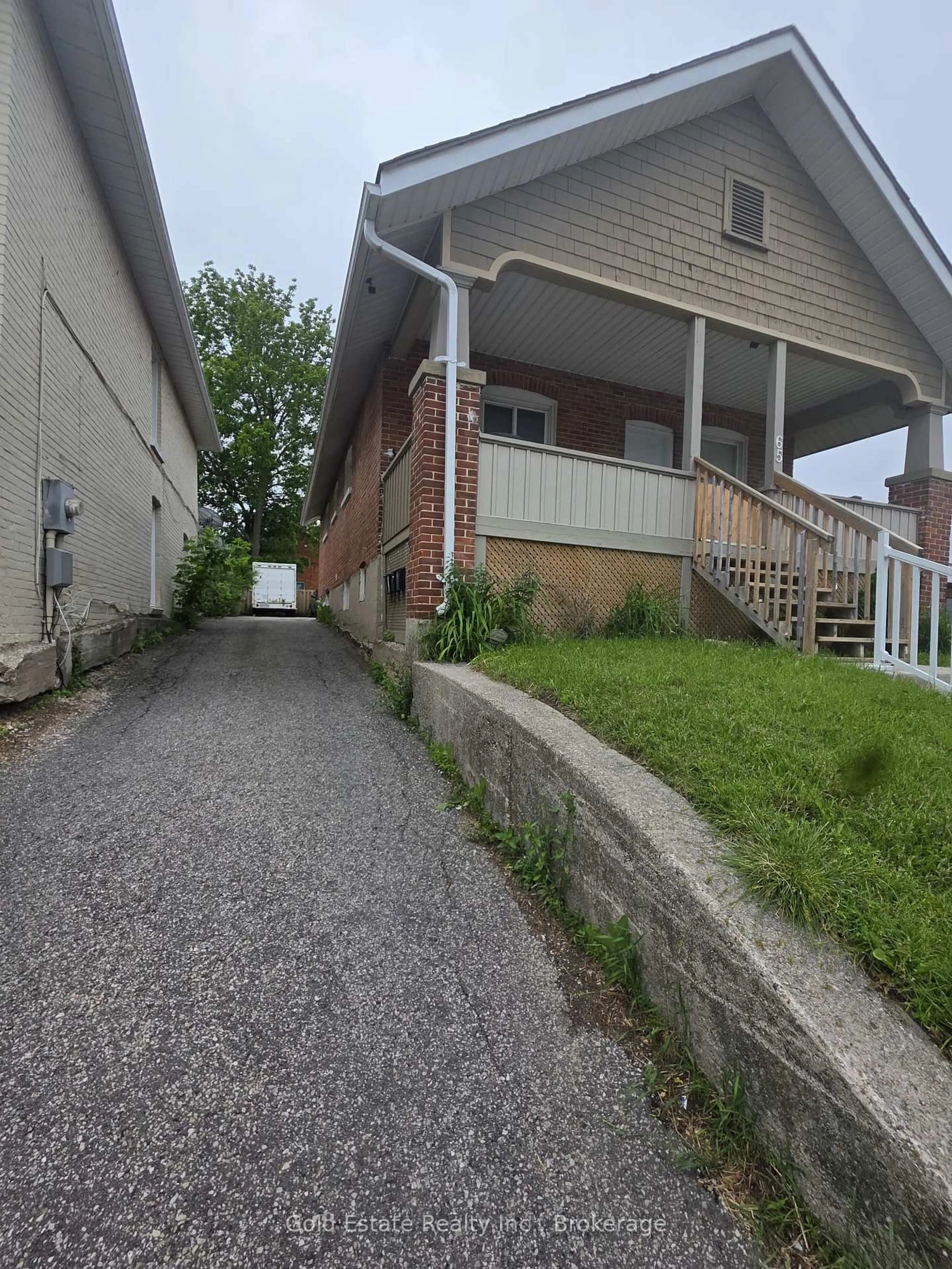 Unknown for 65 Front St, Orillia Ontario L3V 4S2