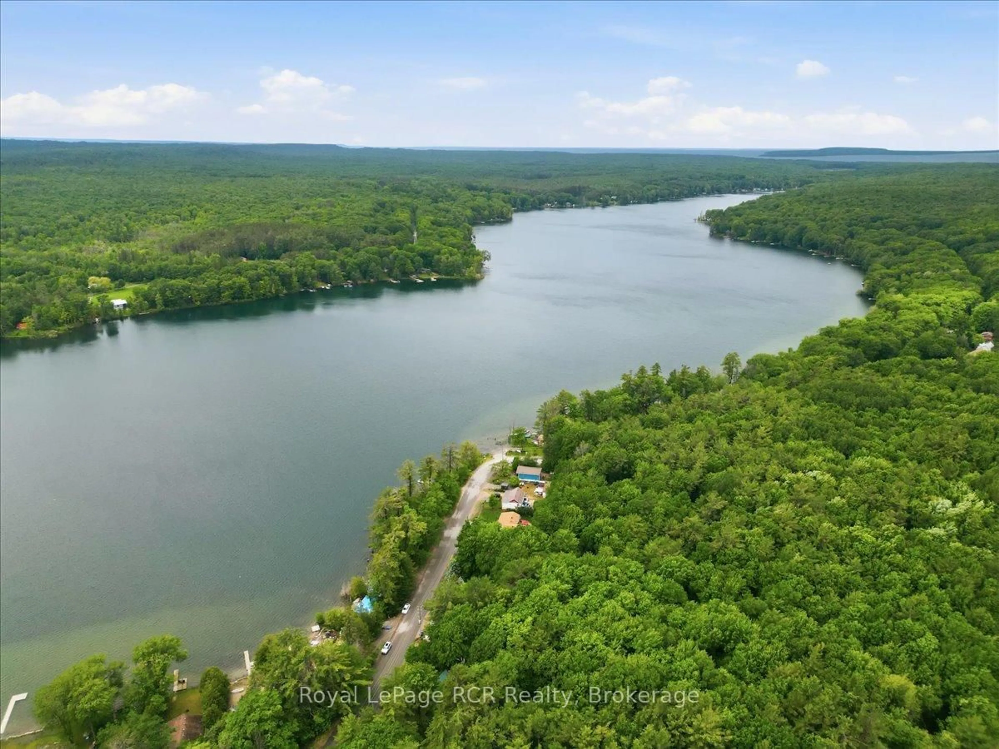 A pic from outside/outdoor area/front of a property/back of a property/a pic from drone, water/lake/river/ocean view for 45 Andrew Dr, Tiny Ontario L9M 0B4