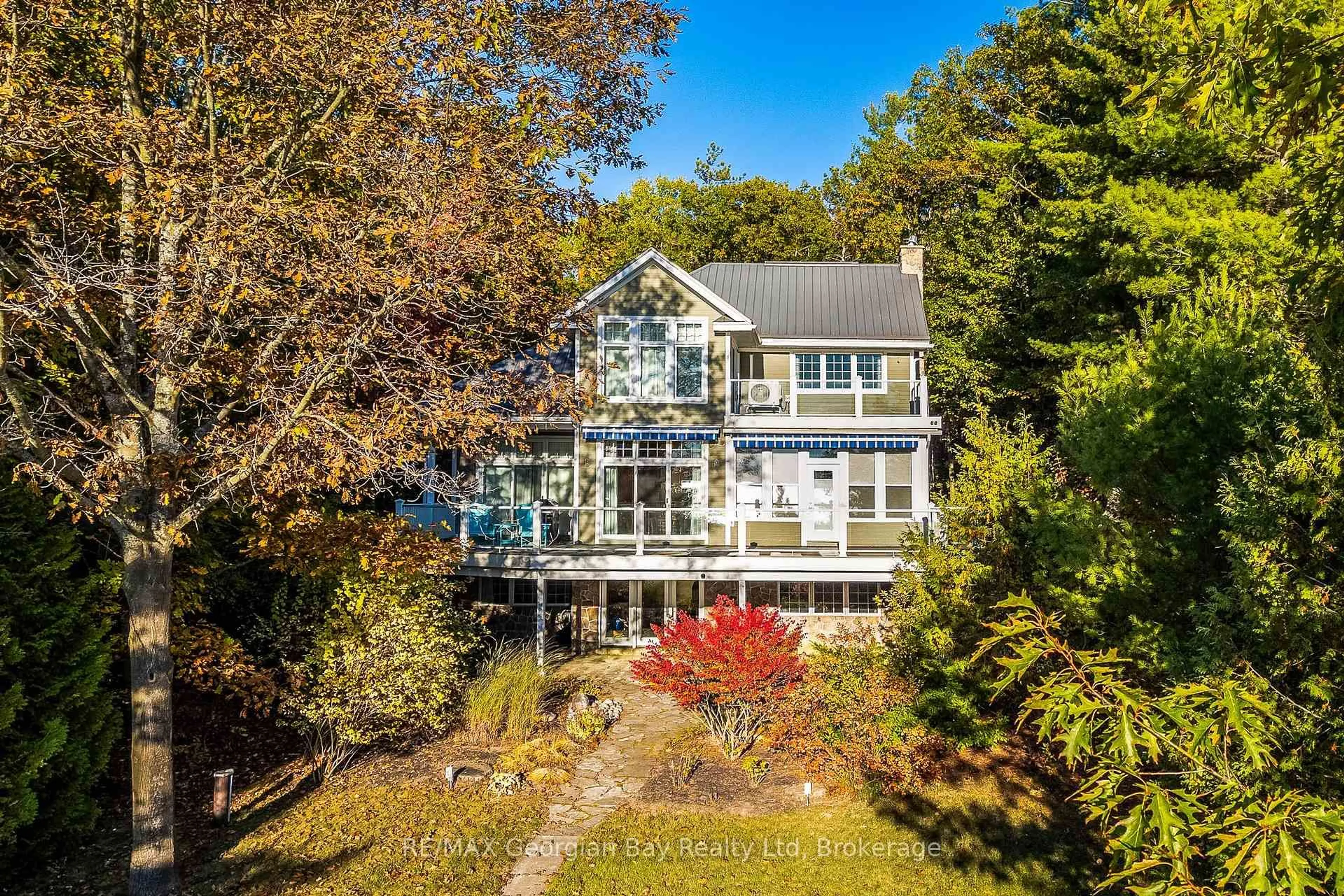 A pic from outside/outdoor area/front of a property/back of a property/a pic from drone, water/lake/river/ocean view for 86 Nottawaga Dr, Tiny Ontario L0L 2J0