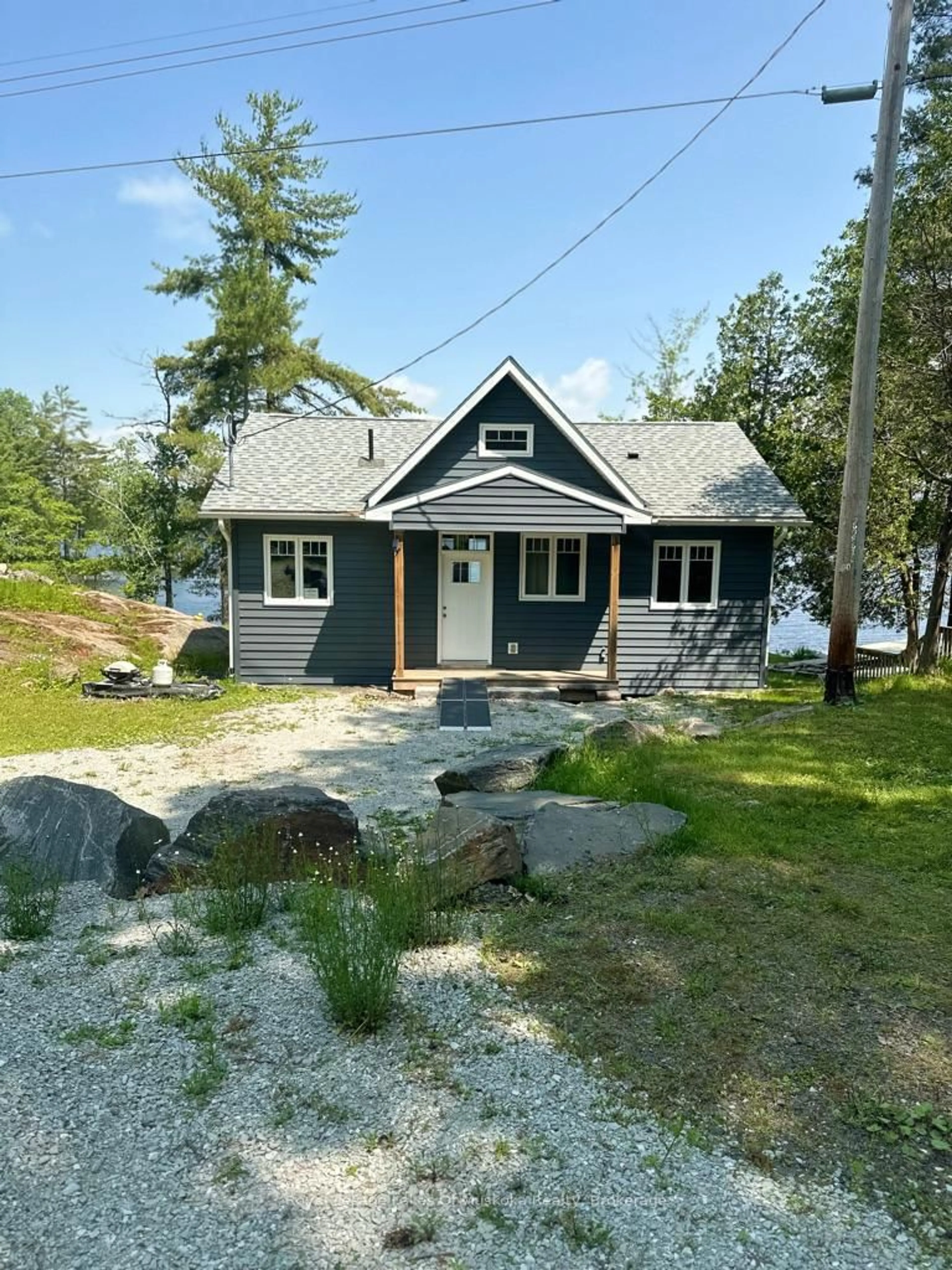 Home with vinyl exterior material, unknown for 3118 Grange Ave, Severn Ontario P0E 1N0