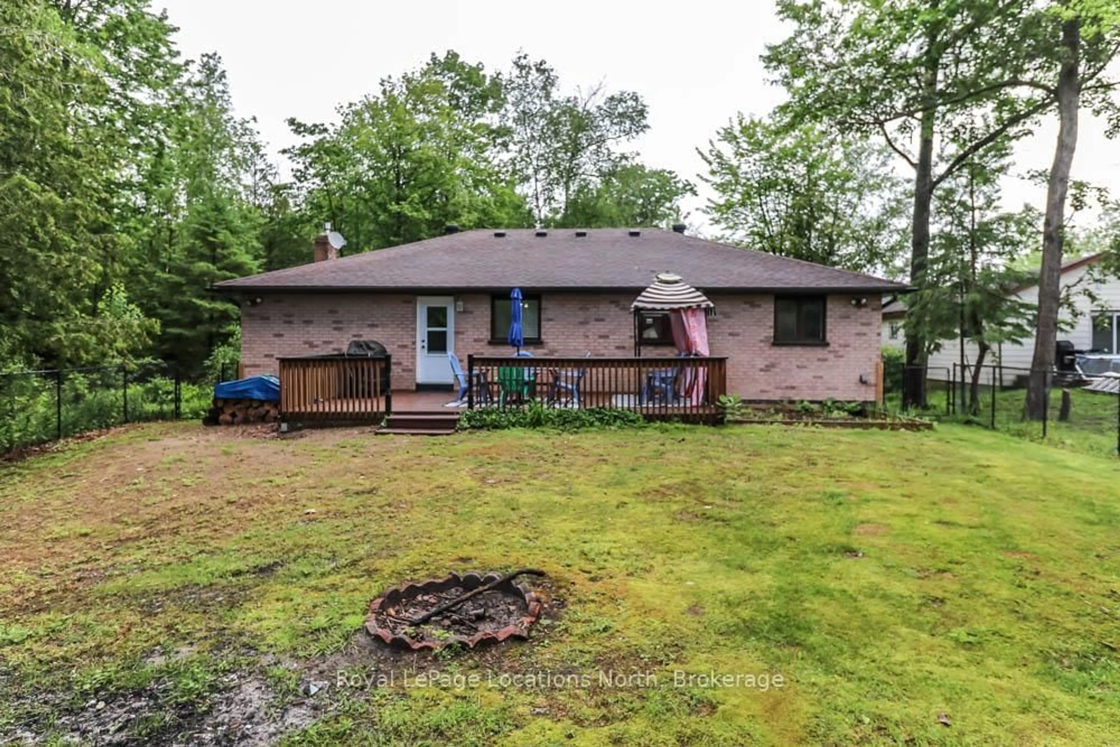 Unknown for 16 Wood Ave, Wasaga Beach Ontario L9Z 2L3