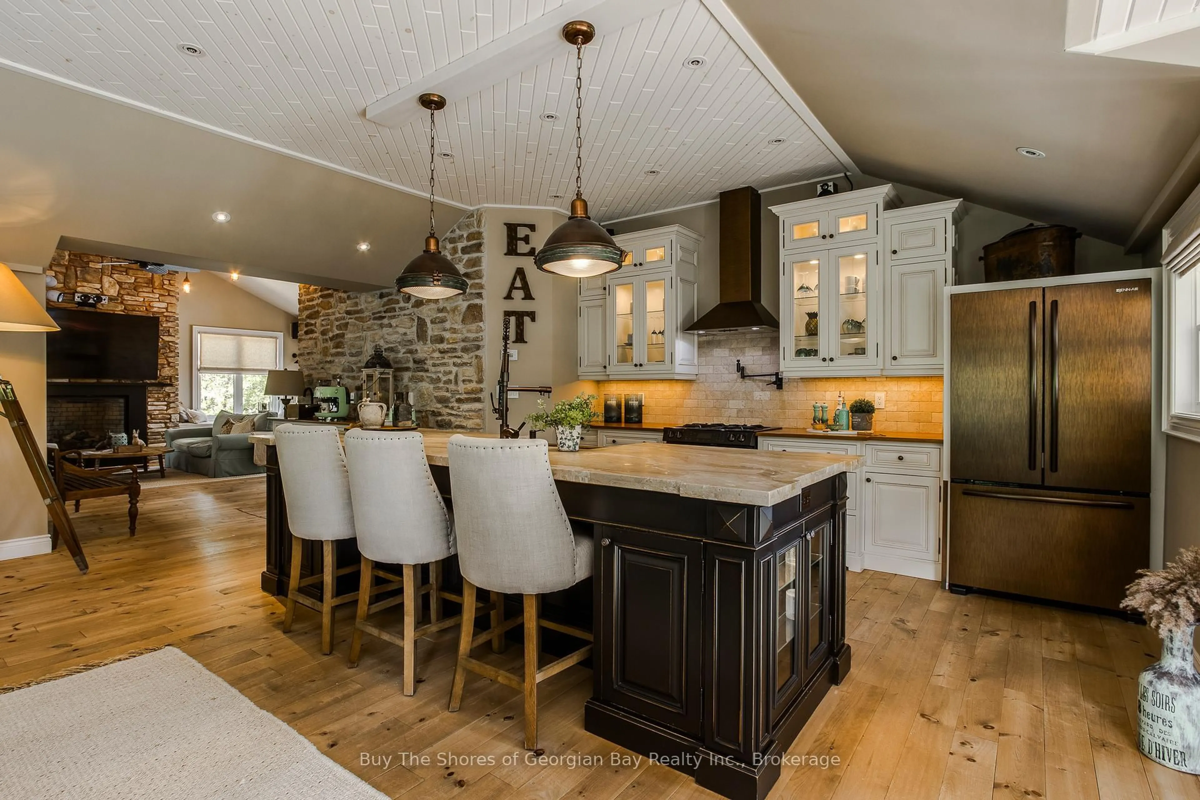 Open concept kitchen, ceramic/tile floor for 40 Polish Ave, Penetanguishene Ontario L9M 1W7