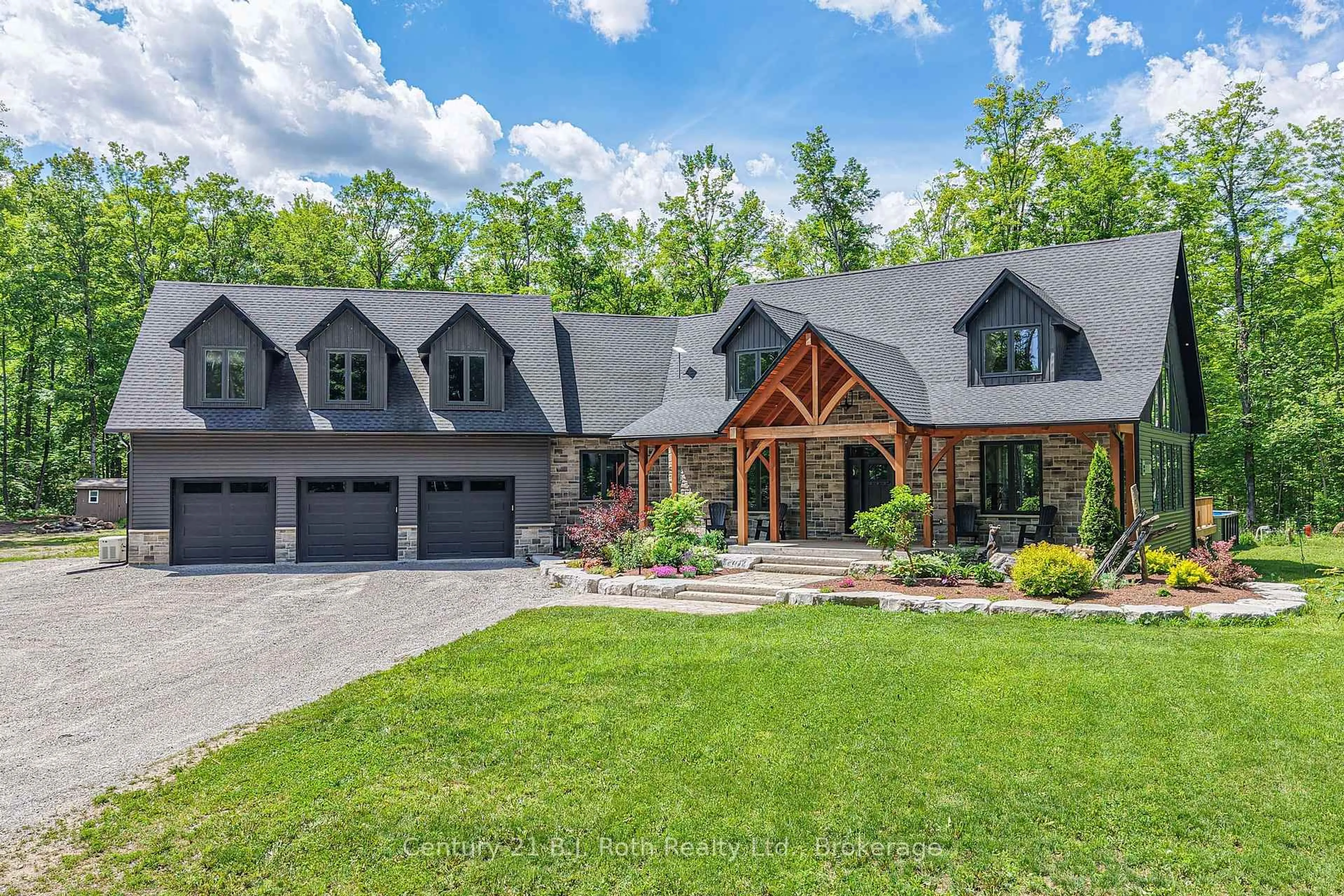 Home with brick exterior material, mountain view for 3082 Fairgrounds Rd, Severn Ontario L3V 0Y2