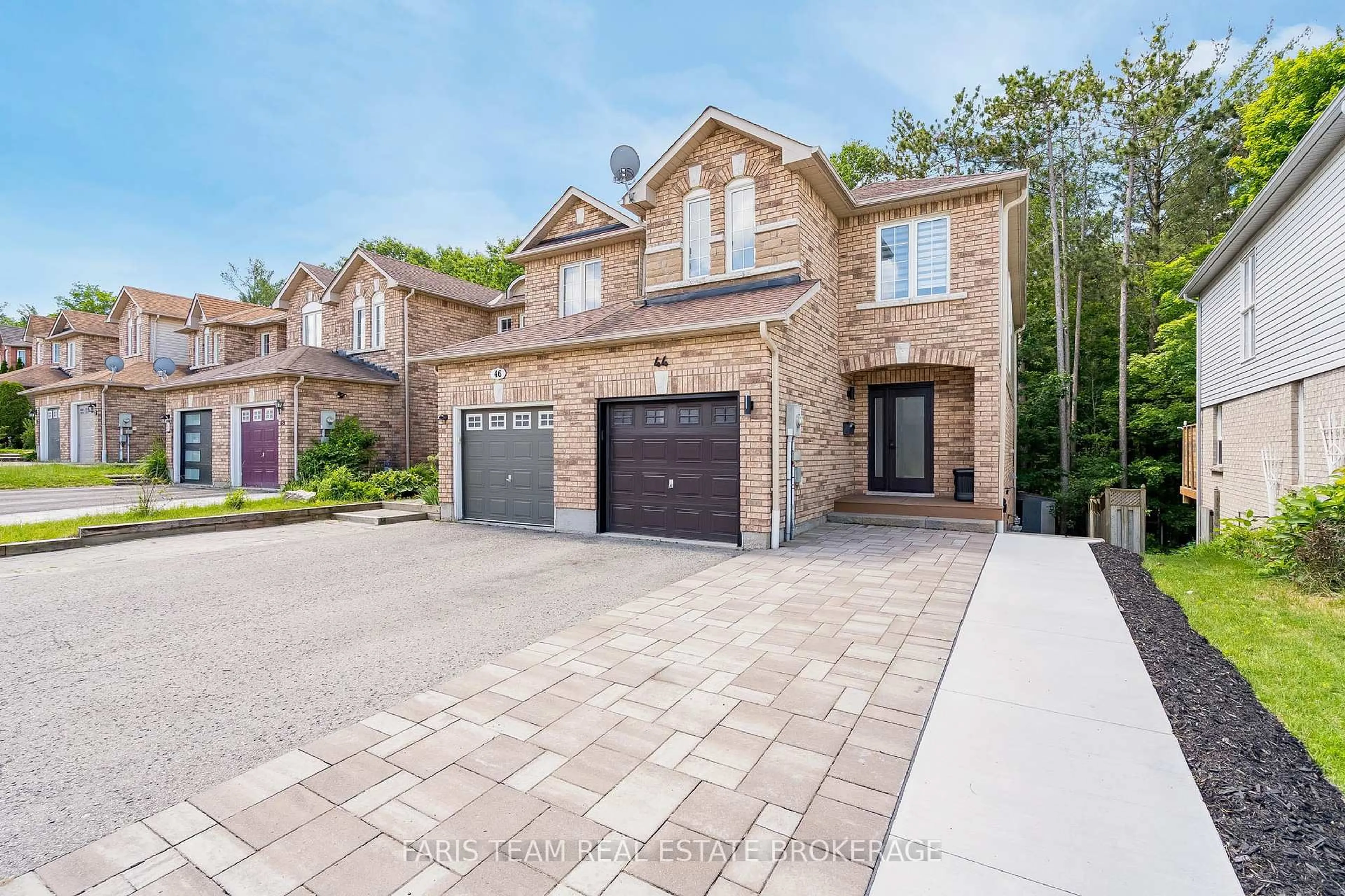 Home with brick exterior material, street for 44 Hawthorne Cres, Barrie Ontario L4N 9Y7