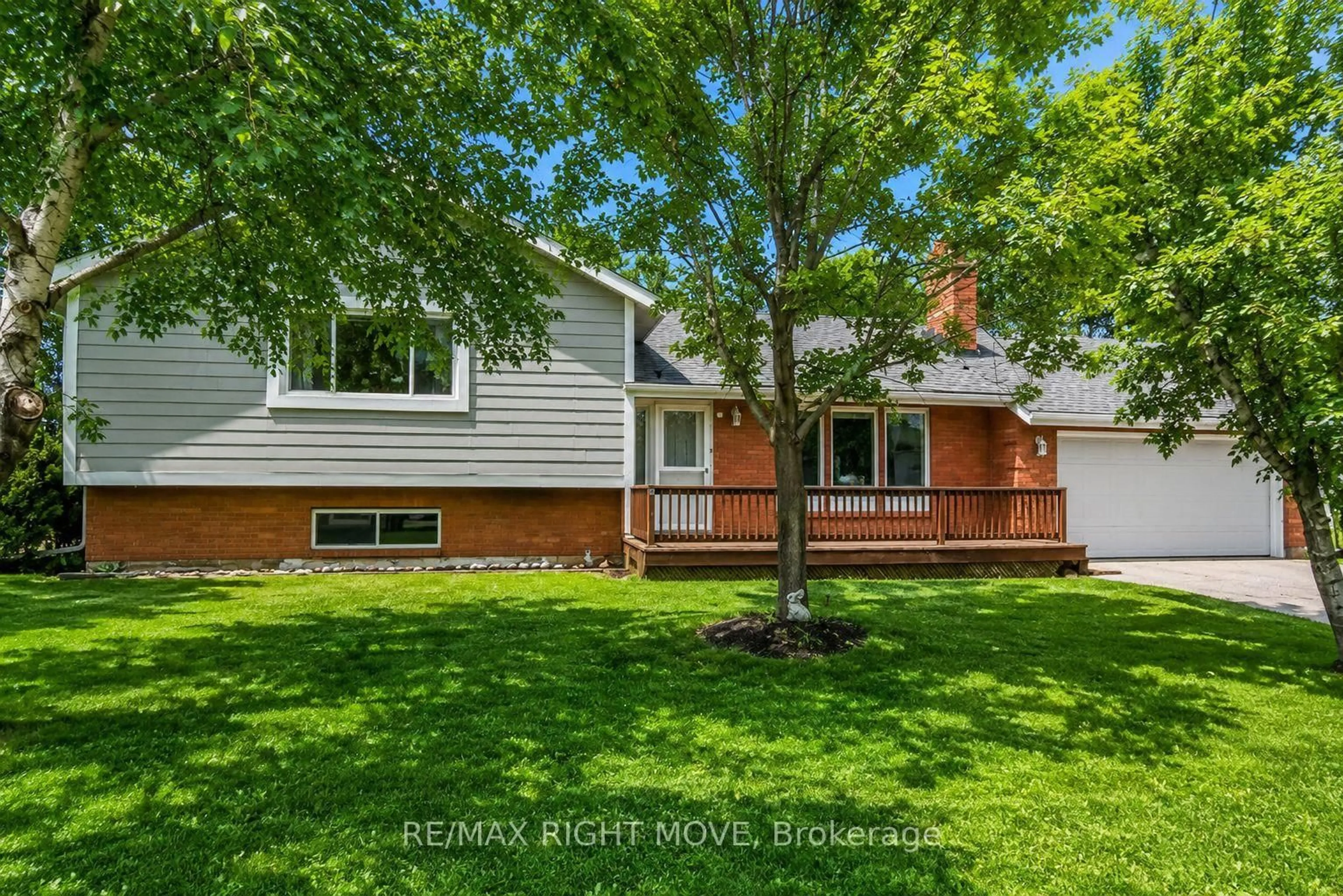 Home with vinyl exterior material, street for 3811 Leo Cres, Ramara Ontario L3V 0L1