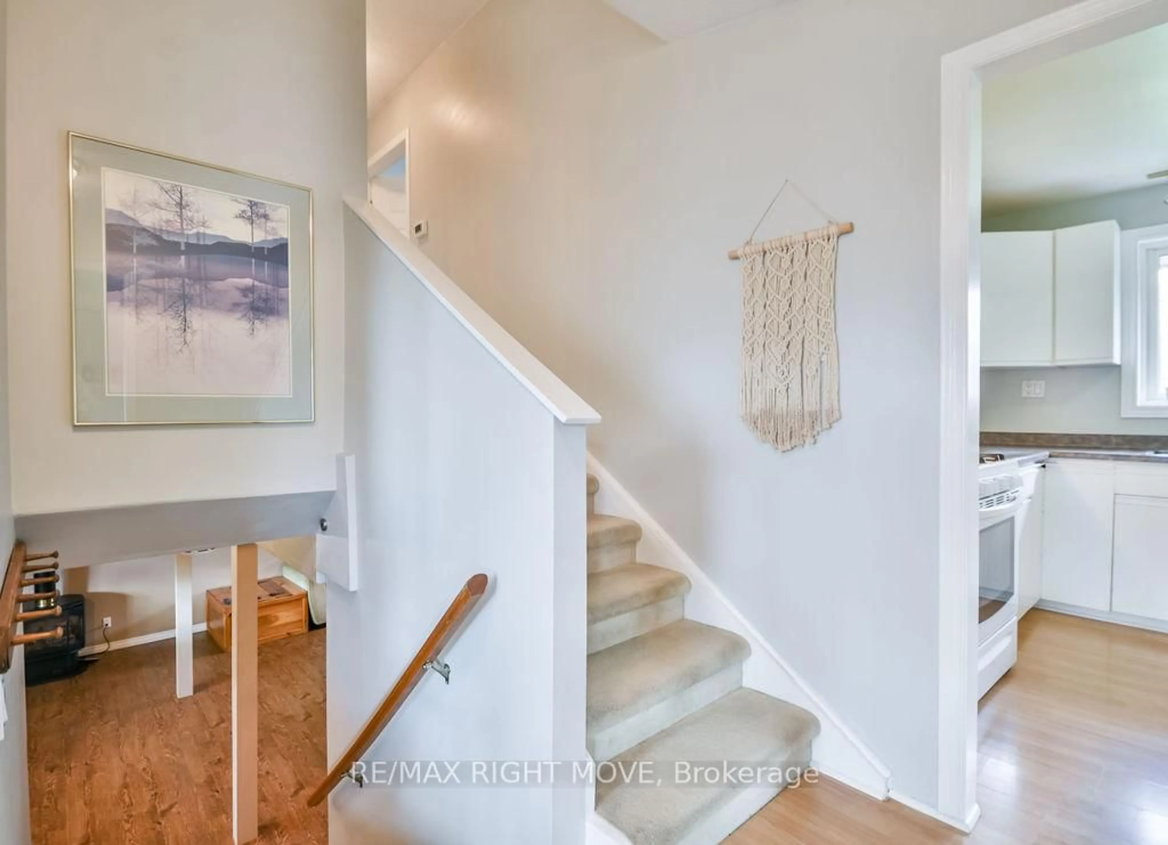 Stairs for 3811 Leo Cres, Ramara Ontario L3V 0L1