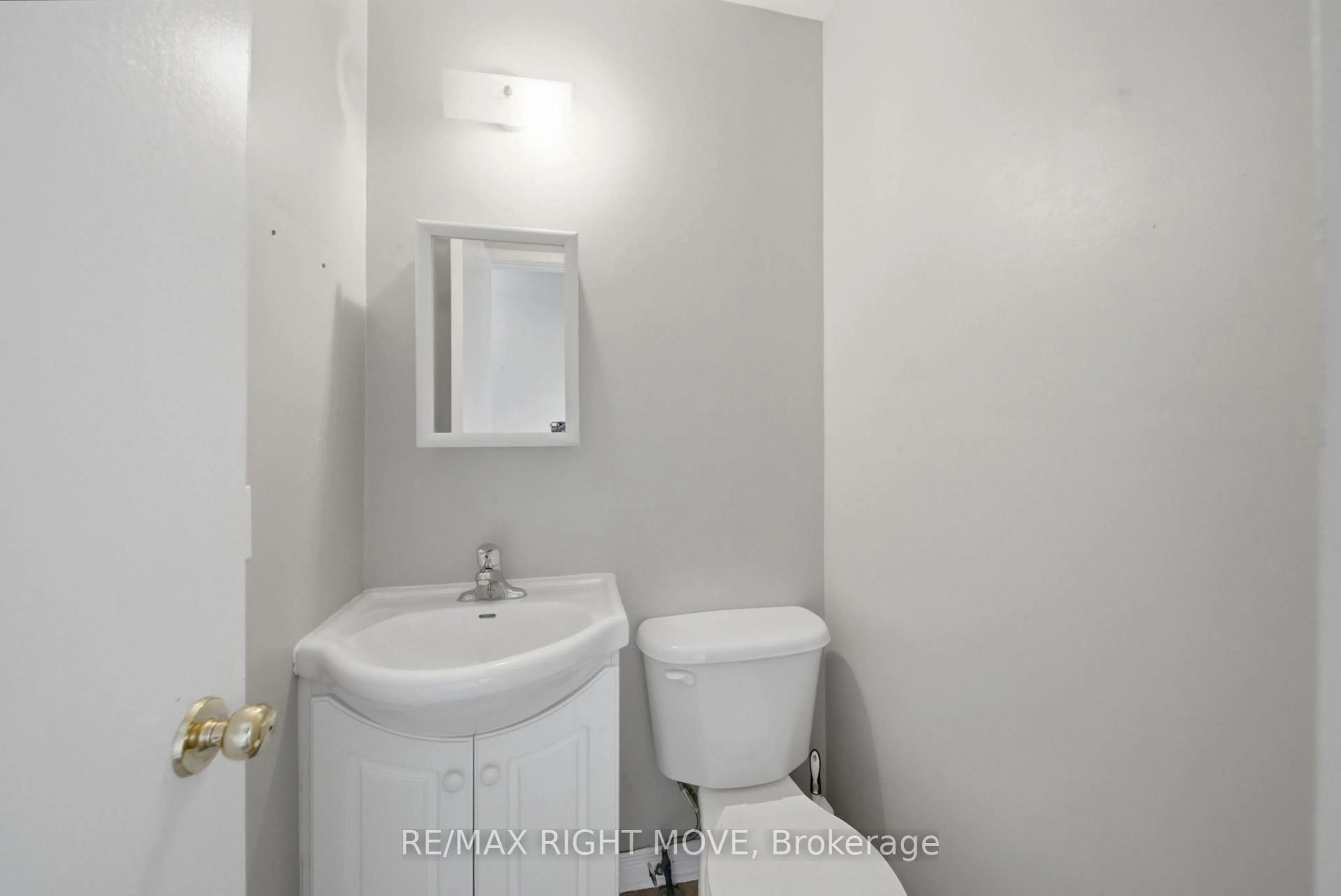 Standard bathroom, floor is not visible for 441 Barrie Rd #69, Orillia Ontario L3V 6T9