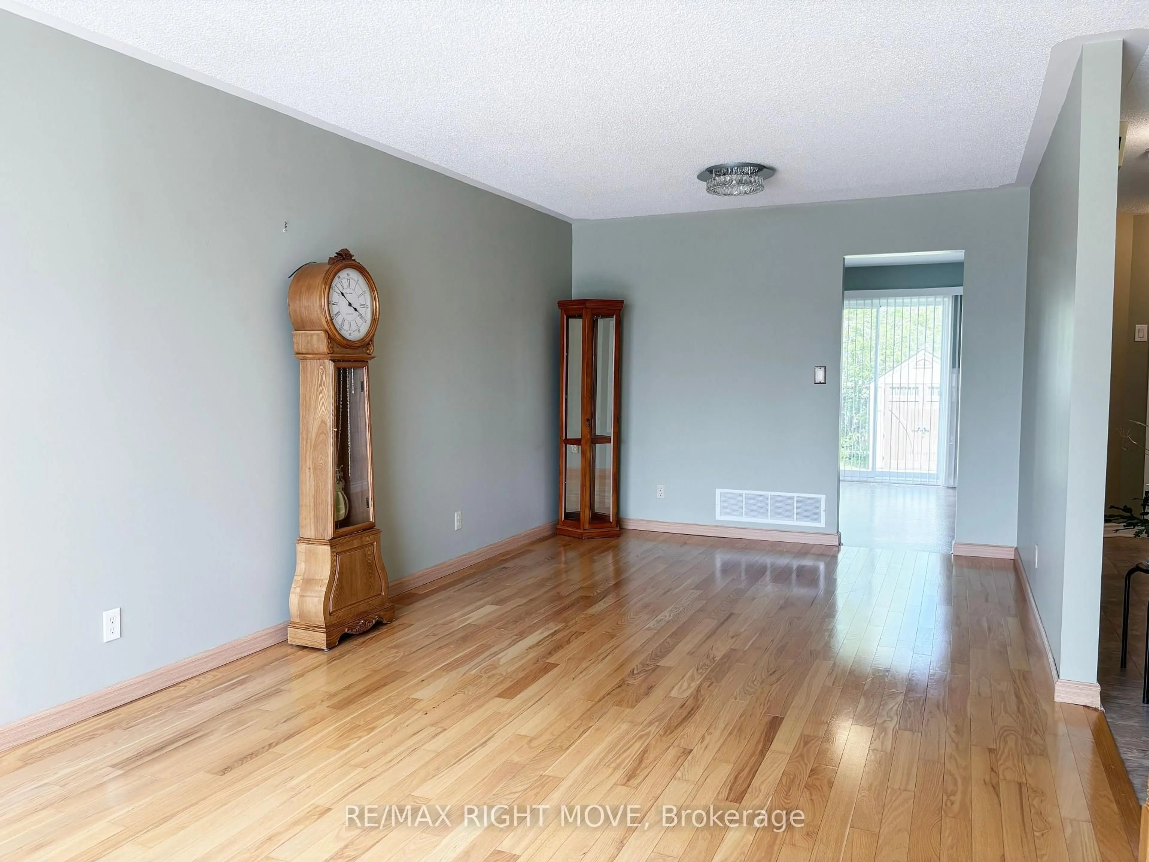 A pic of a room for 20 Christine Pl, Orillia Ontario L3V 7P1