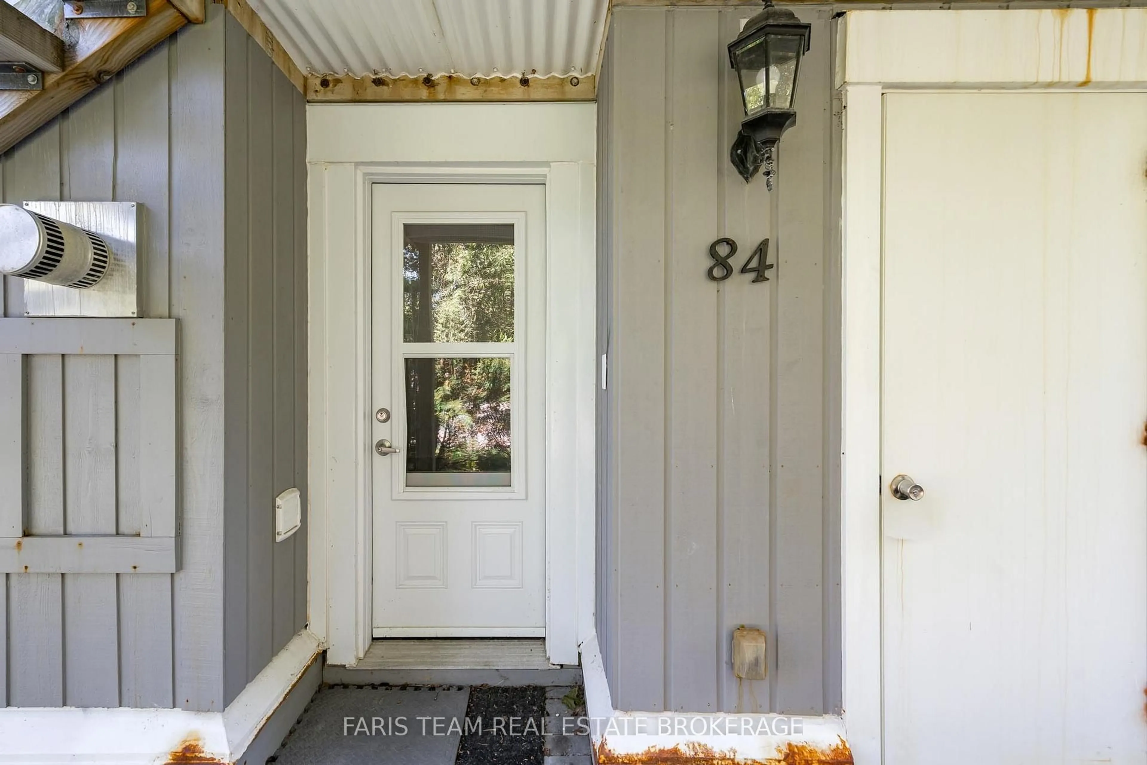 Indoor entryway for 23 Dawson Dr #84, Collingwood Ontario L9Y 5B4