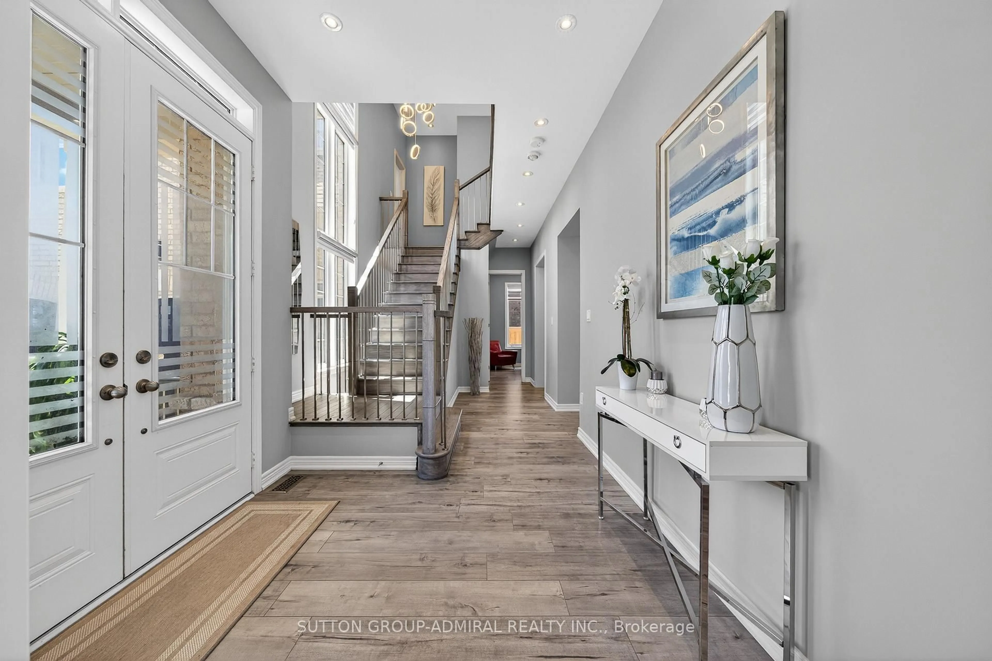 Indoor entryway for 187 Trail Blvd, Springwater Ontario L9X 1A8