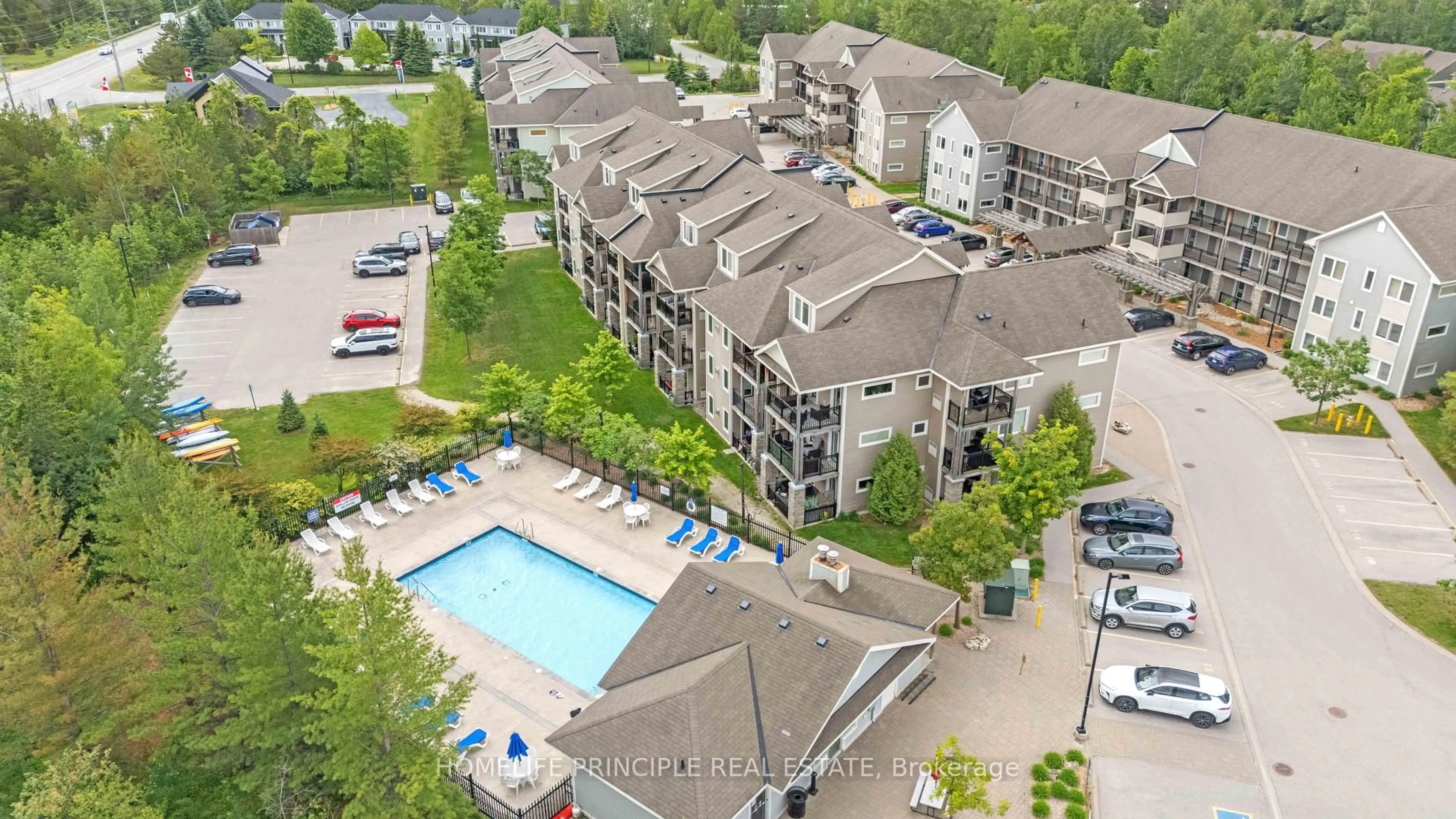 A pic from outside/outdoor area/front of a property/back of a property/a pic from drone, city buildings view from balcony for 3 Brandy Lane Dr #205, Collingwood Ontario L9Y 0X4
