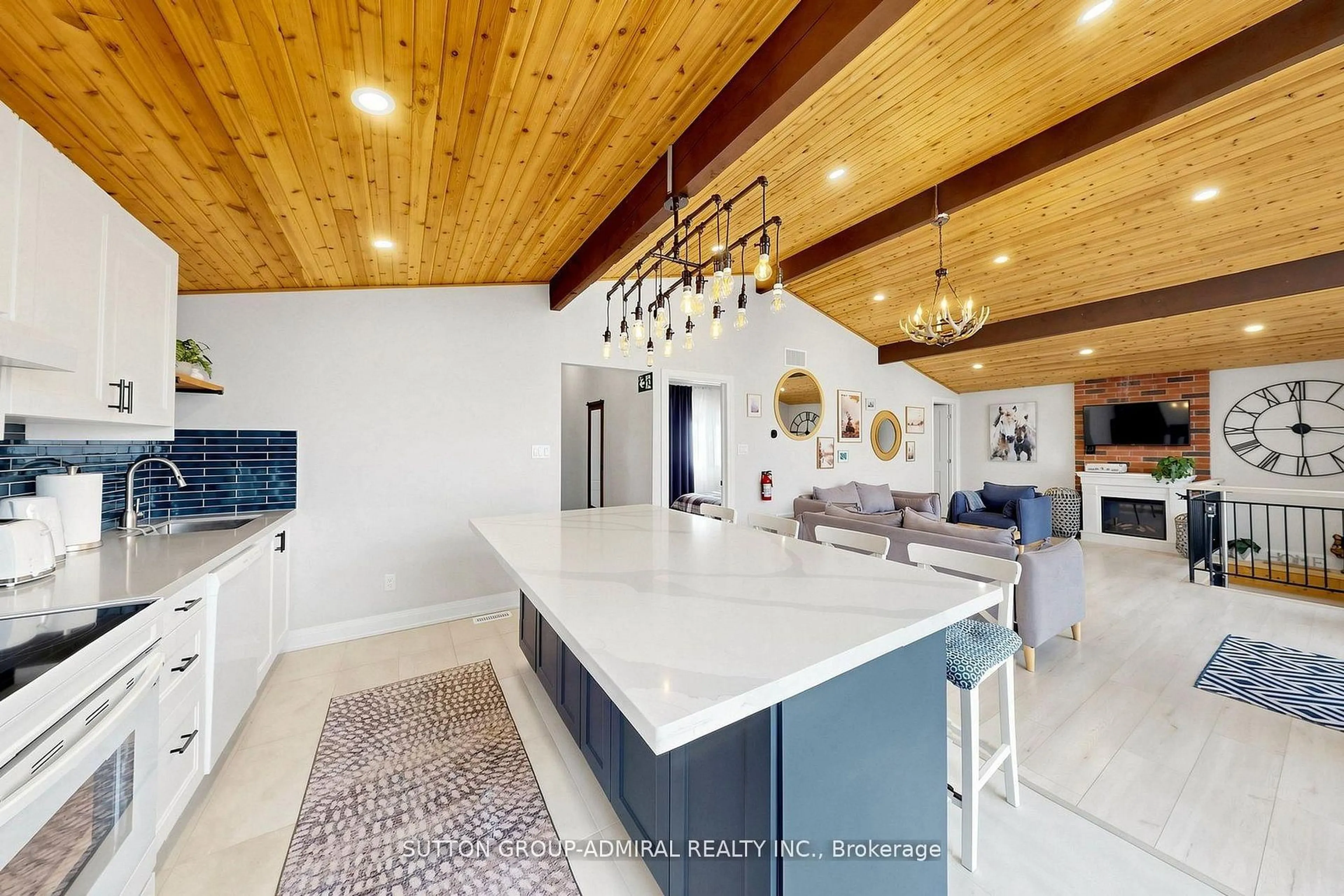 Open concept kitchen, ceramic/tile floor for 28 Timcourt Dr, Tiny Ontario L9M 0B9