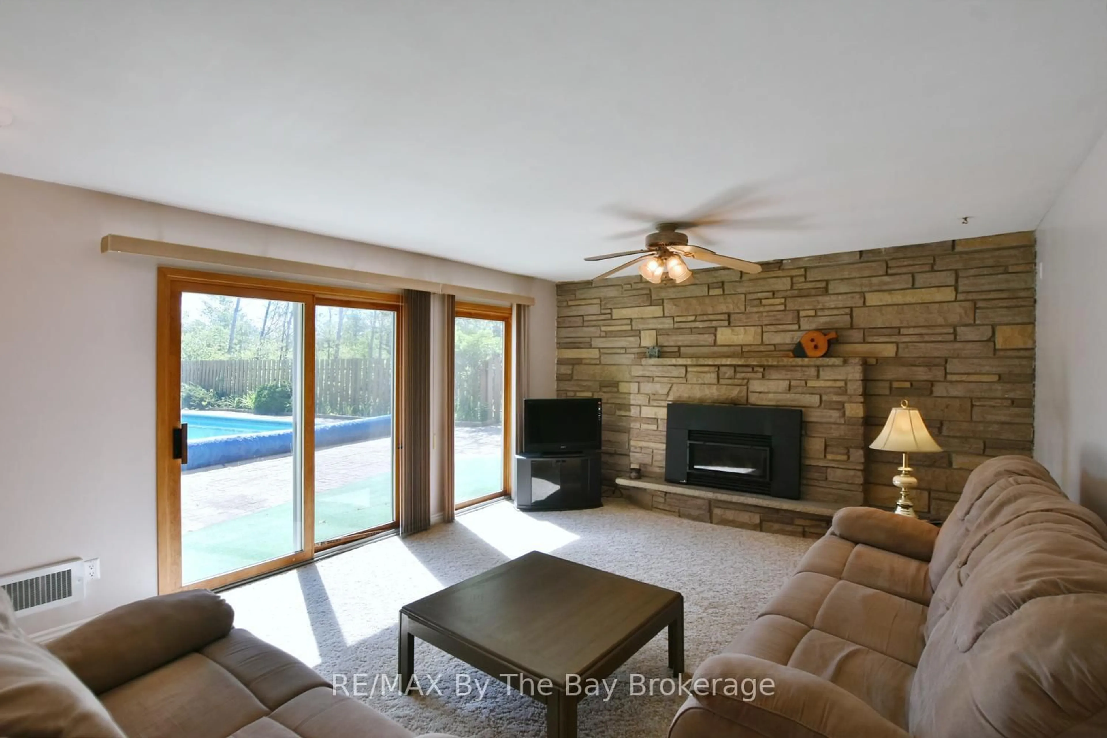 Living room with furniture, unknown for 69 Frederick Dr, Wasaga Beach Ontario L9Z 1P9