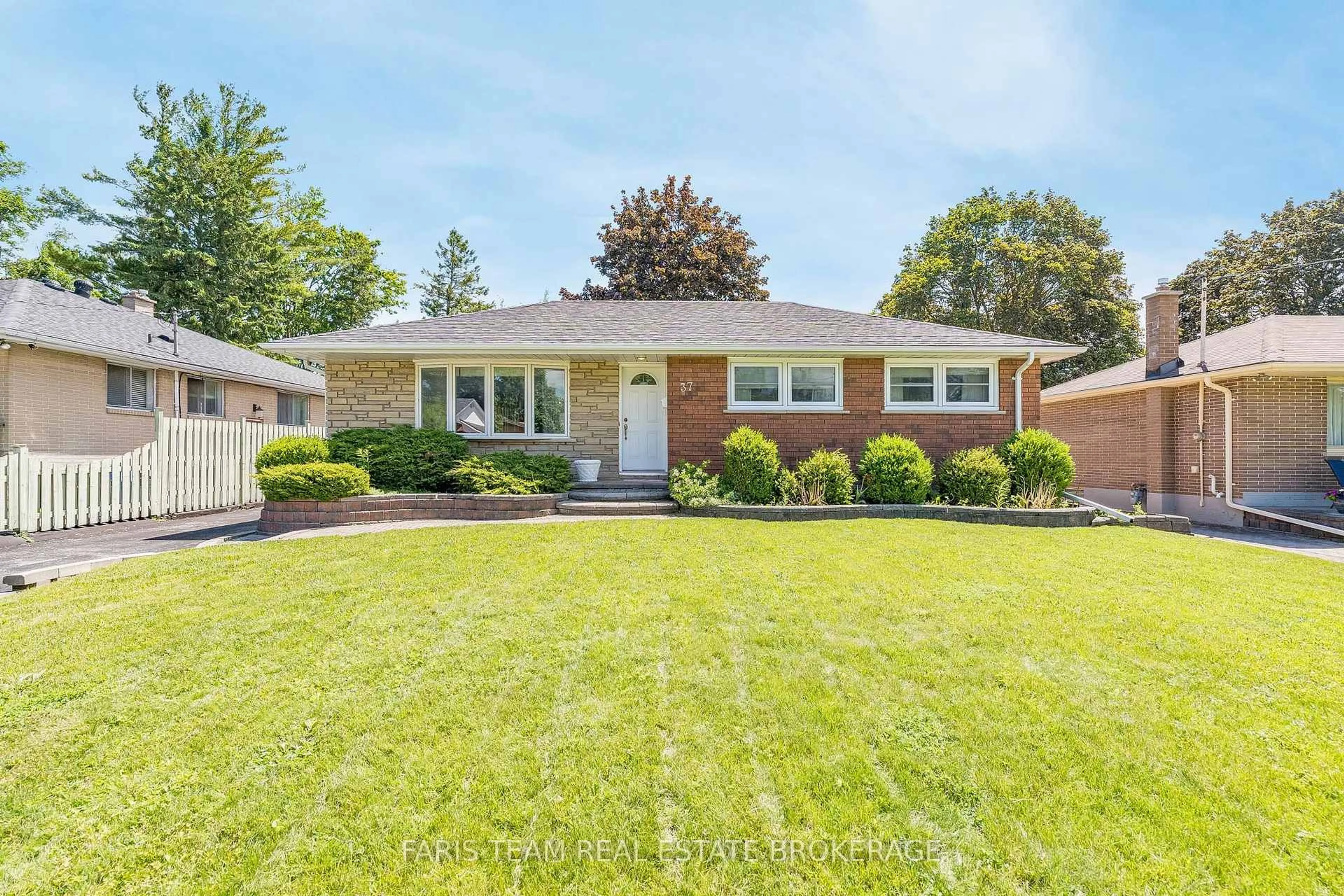 Home with brick exterior material, street for 37 Downsview Dr, Barrie Ontario L4M 4P9