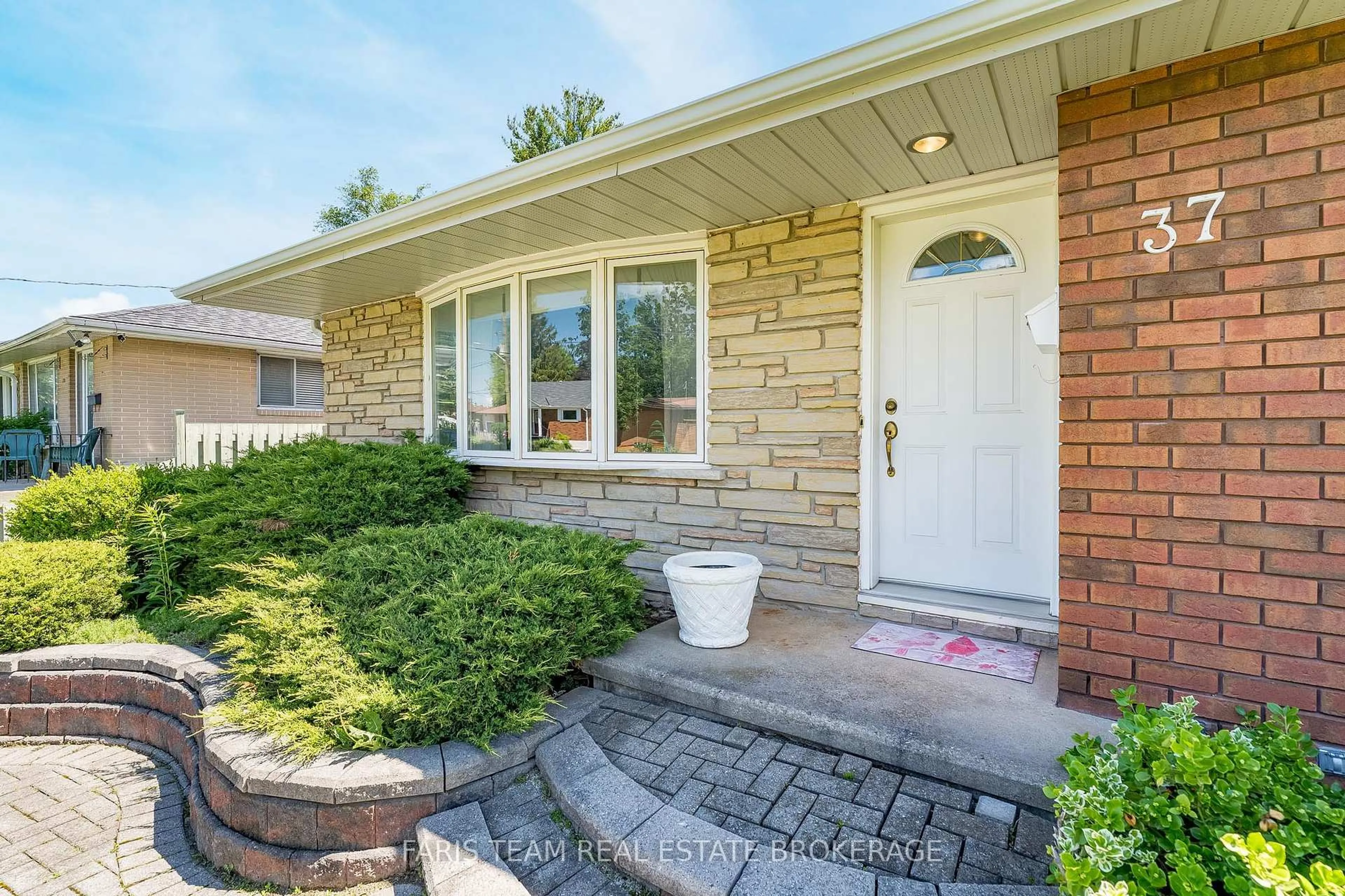 Home with brick exterior material, street for 37 Downsview Dr, Barrie Ontario L4M 4P9