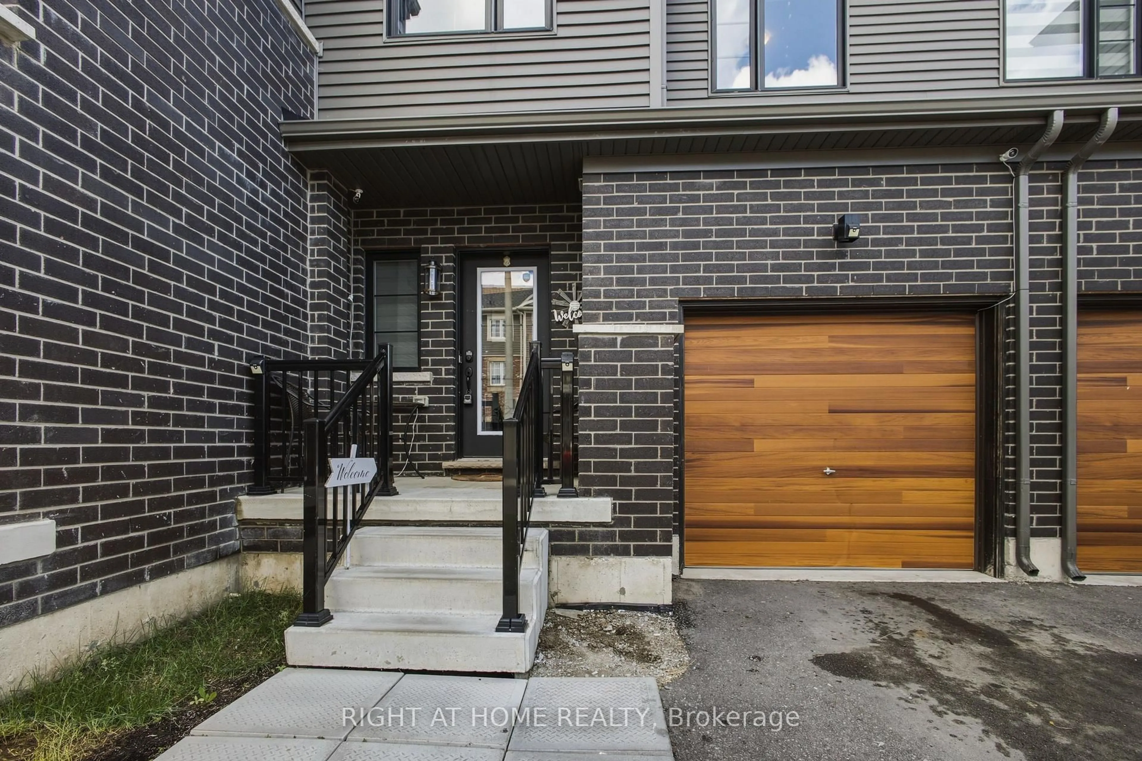 Home with brick exterior material, street for 15 Hay Lane, Barrie Ontario L9J 0V6