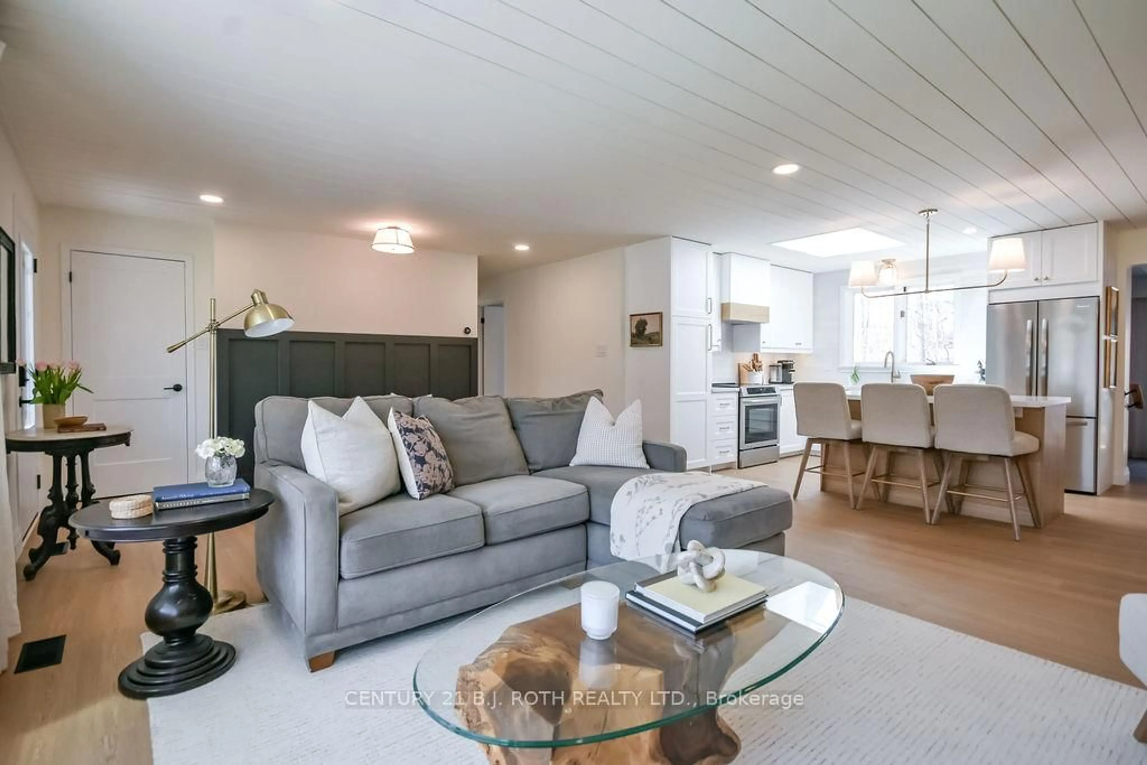 Living room with furniture, unknown for 1078 Sunnidale Rd, Springwater Ontario L4M 4S4