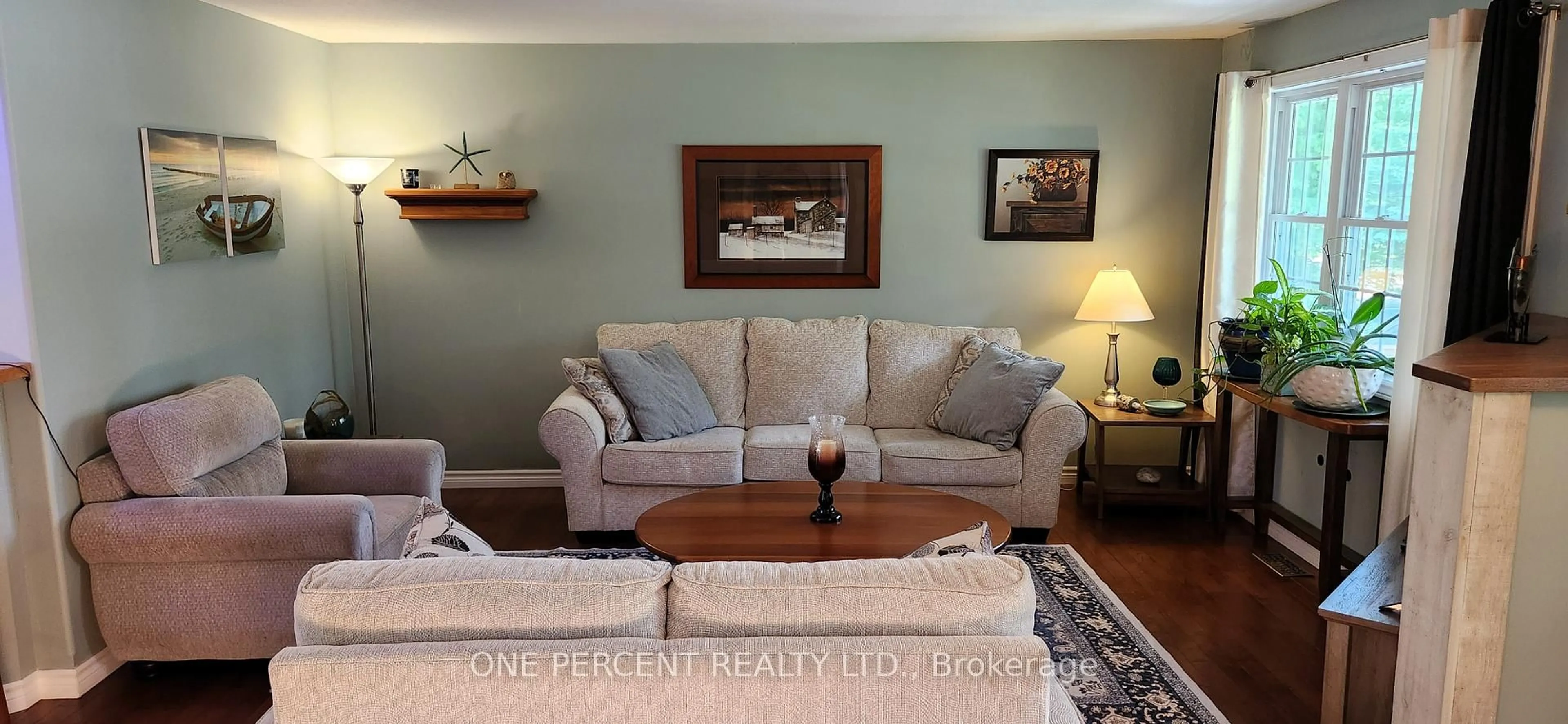 Living room with furniture, unknown for 9 Hunt Rd, Tiny Ontario L0L 2T0