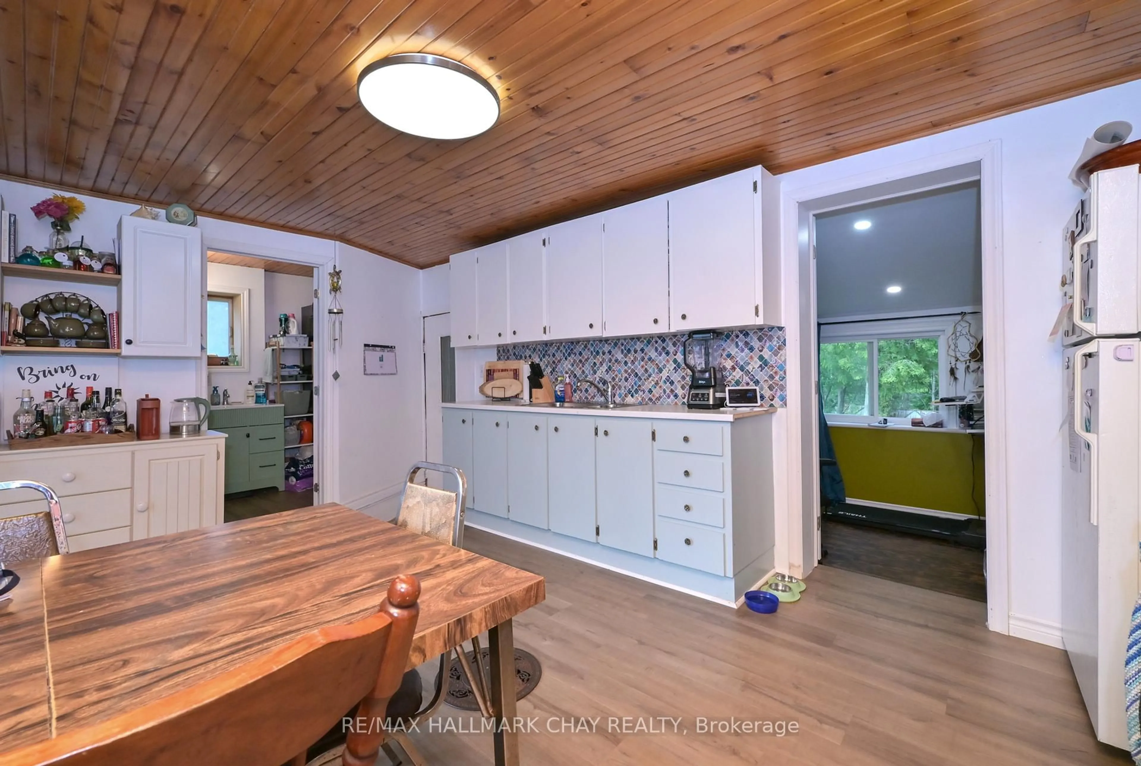Open concept kitchen, wood/laminate floor for 225 Park St, Tay Ontario L0K 2A0