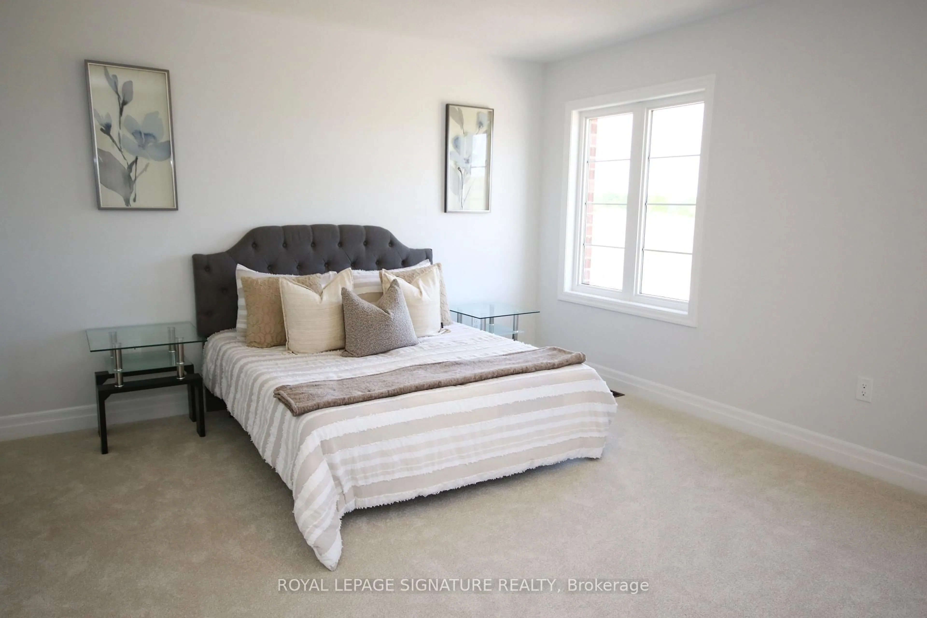 Bedroom with bed, unknown for 131 Union Blvd, Wasaga Beach Ontario L6Z 0P1