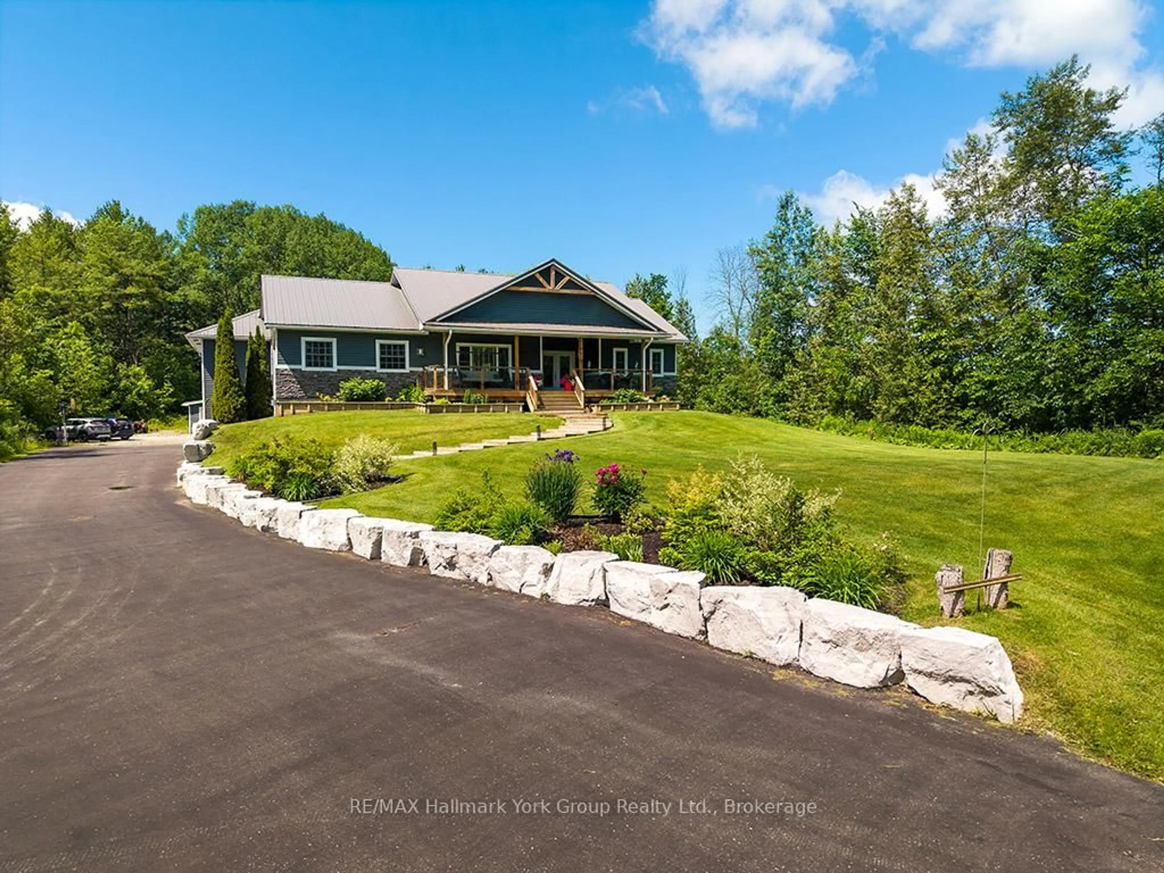 A pic from outside/outdoor area/front of a property/back of a property/a pic from drone, unknown for 1116 Taylor Line, Severn Ontario L0K 1E0