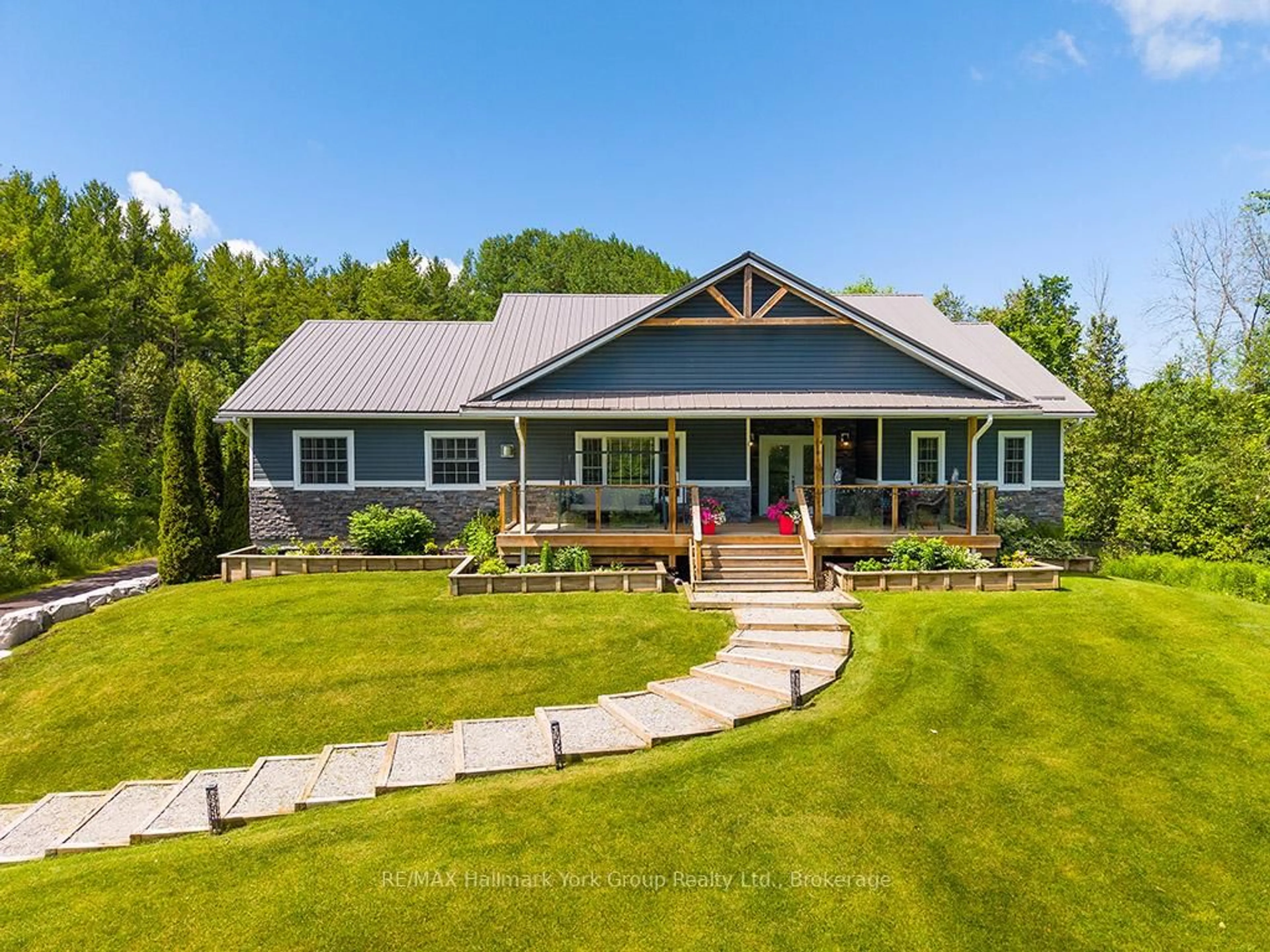 A pic from outside/outdoor area/front of a property/back of a property/a pic from drone, unknown for 1116 Taylor Line, Severn Ontario L0K 1E0