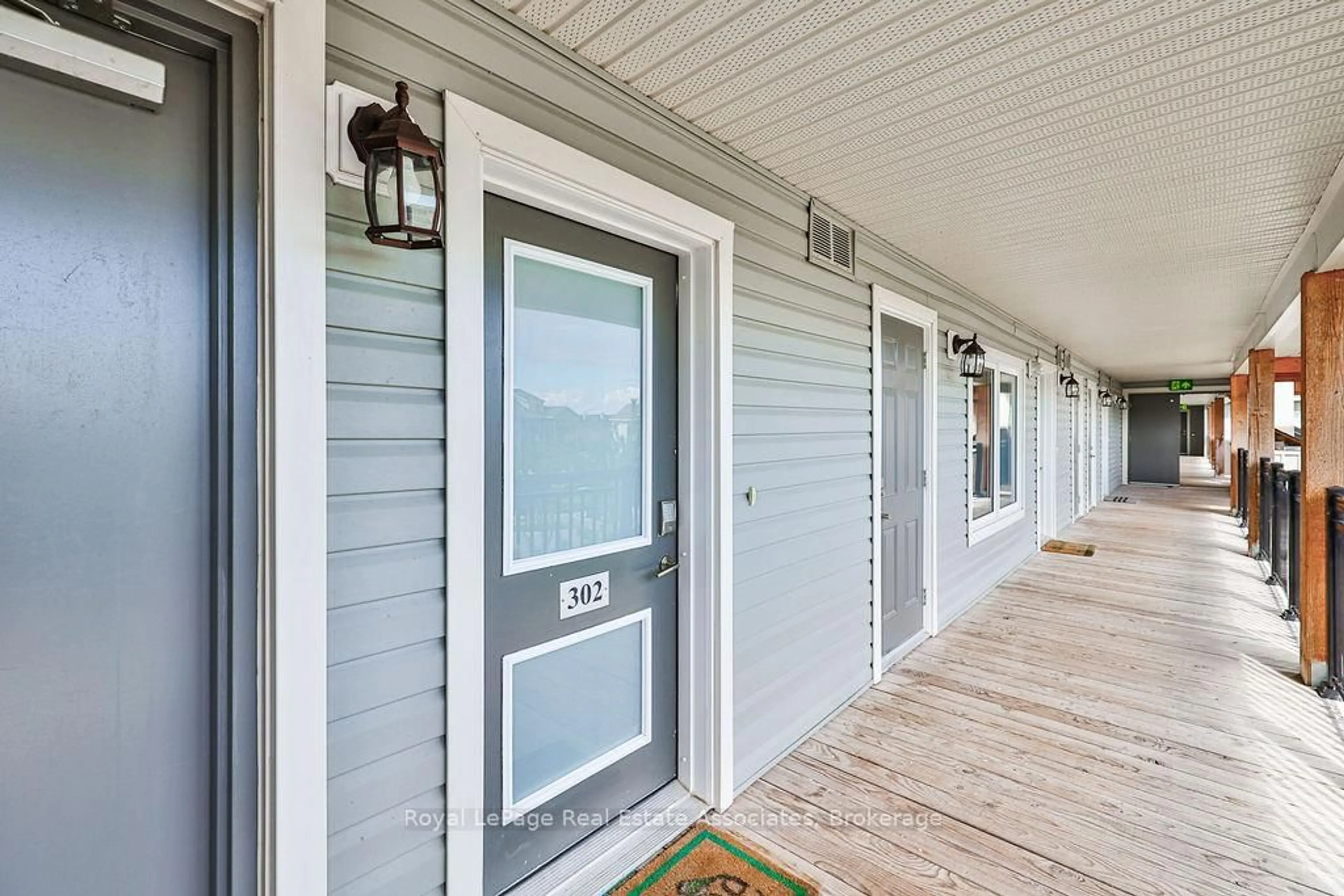 Indoor entryway for 4 Anchorage Cres #302, Collingwood Ontario L9Y 0Y6