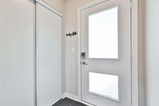4 Anchorage Cres #302, Collingwood 4