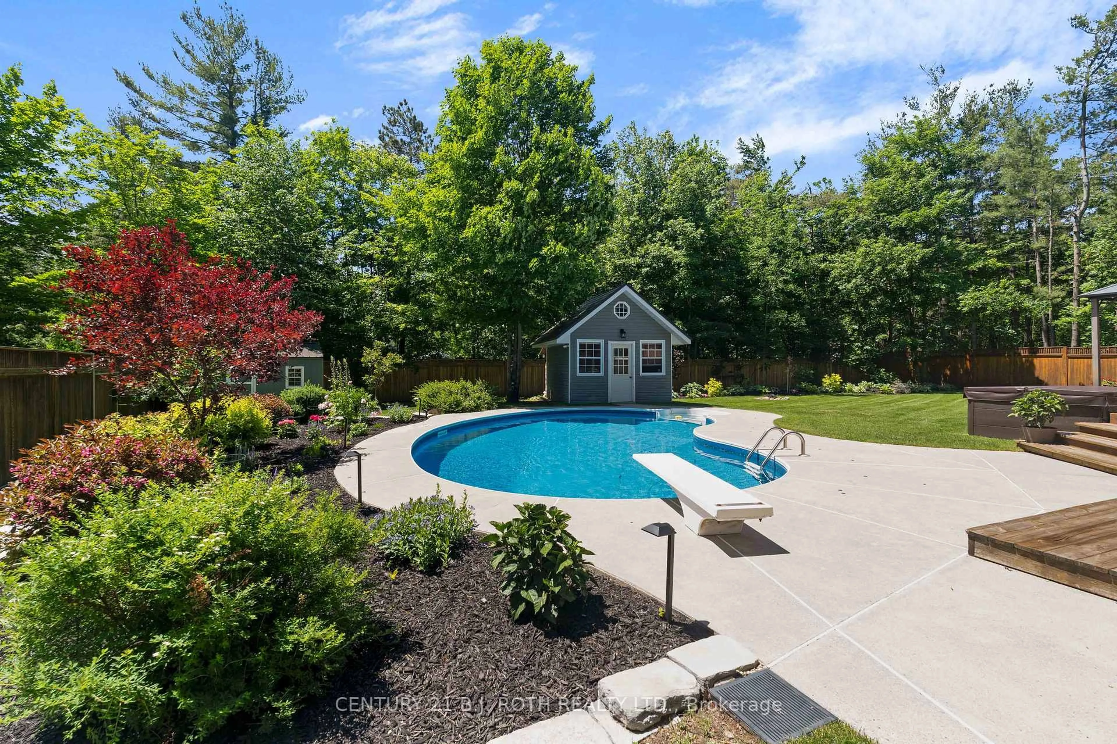 Pool for 16 Spence Ave, Springwater Ontario L9X 0P2