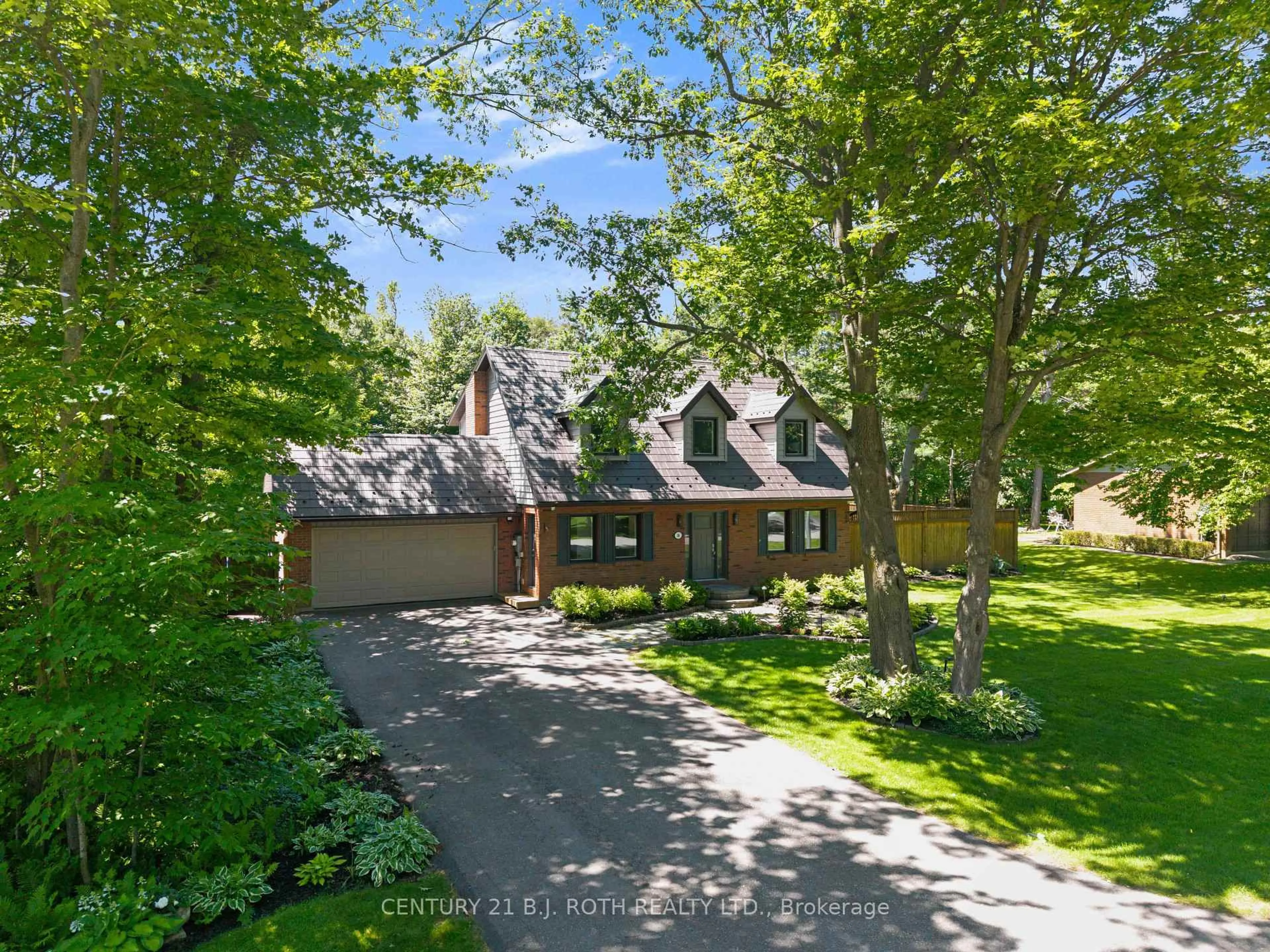 A pic from outside/outdoor area/front of a property/back of a property/a pic from drone, unknown for 16 Spence Ave, Springwater Ontario L9X 0P2