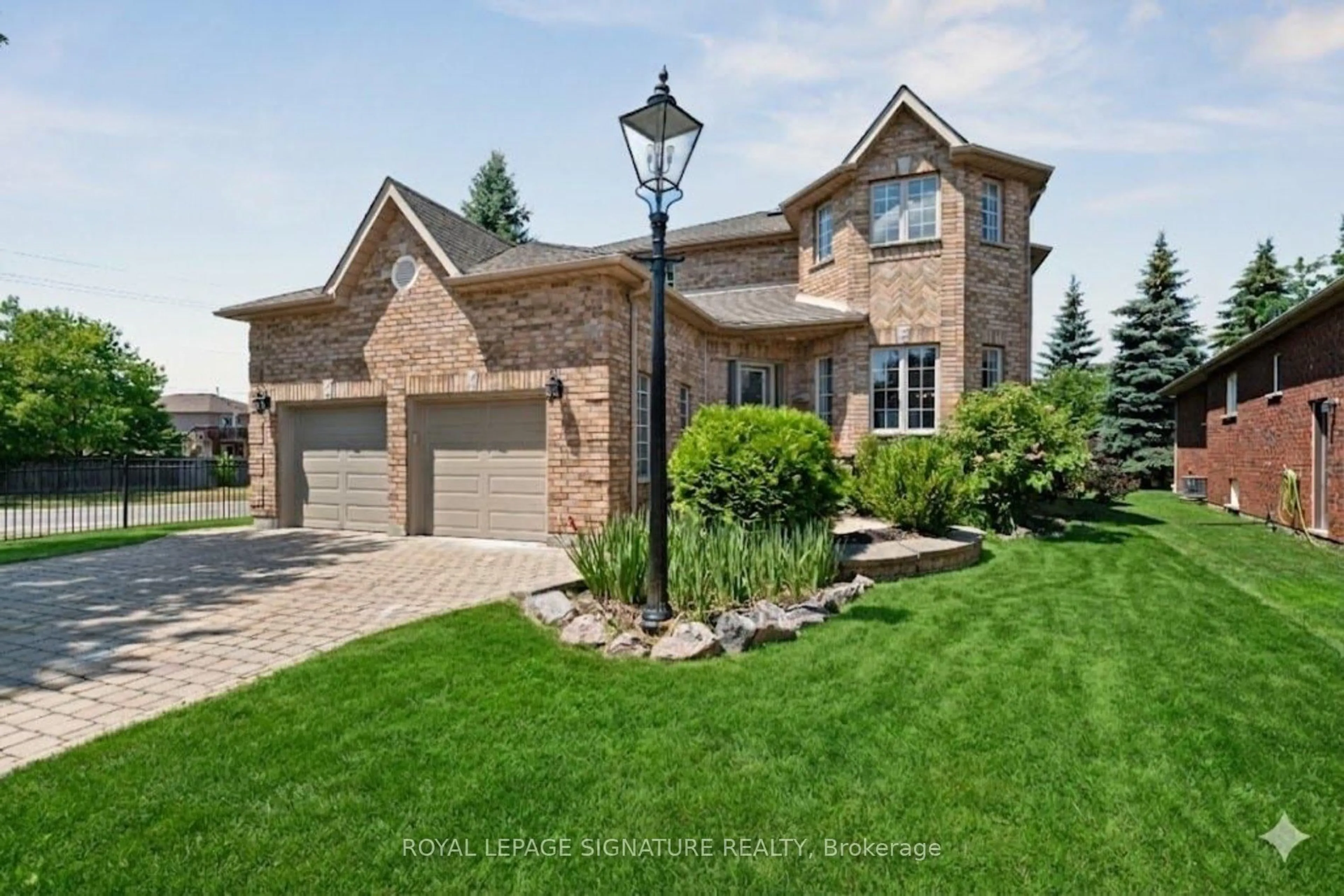 Home with brick exterior material, street for 12 Mccullough Crt, Barrie Ontario L4N 8M3