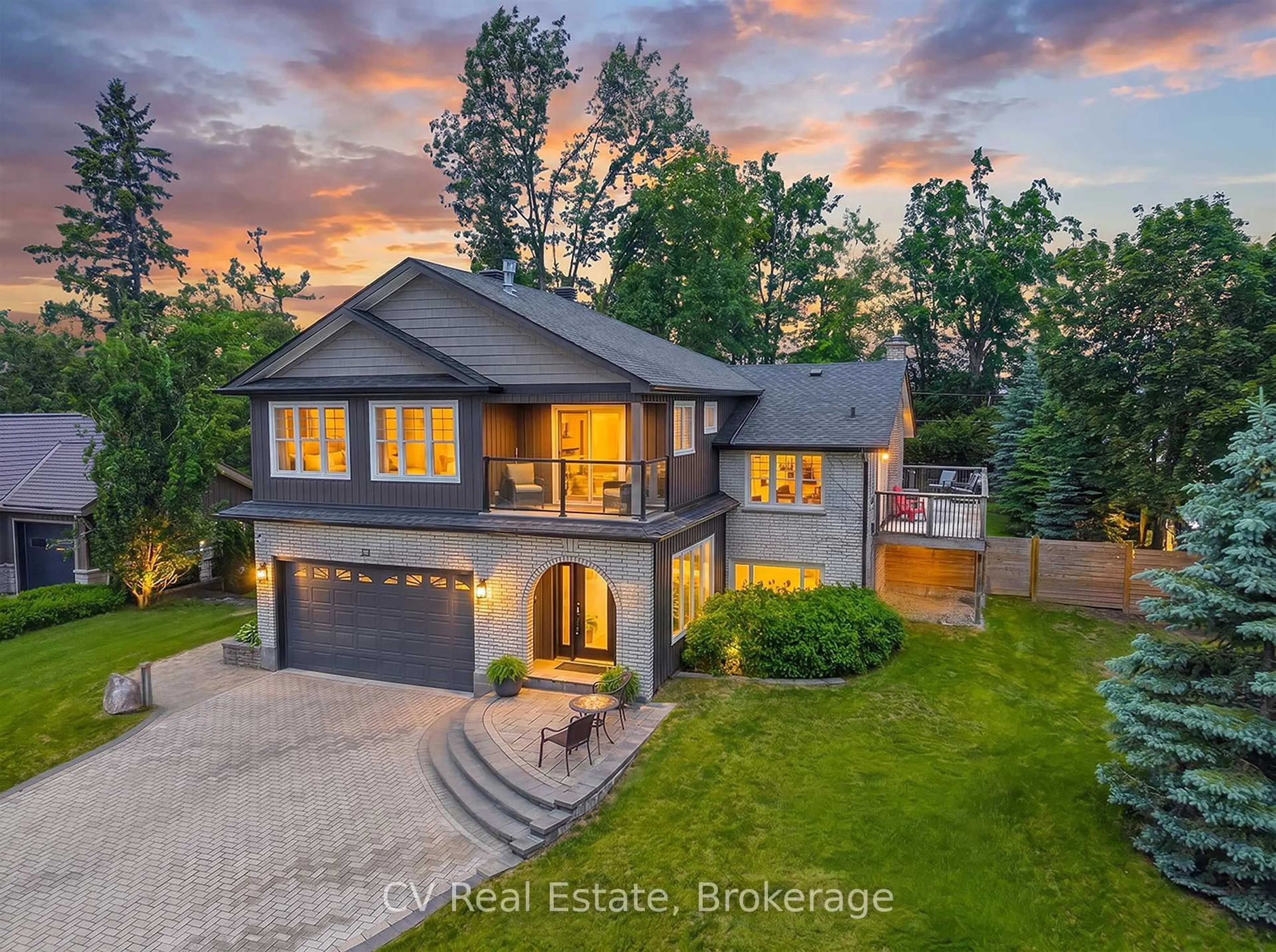 A pic from outside/outdoor area/front of a property/back of a property/a pic from drone, unknown for 22 Baycrest Dr, Barrie Ontario L4M 7C7