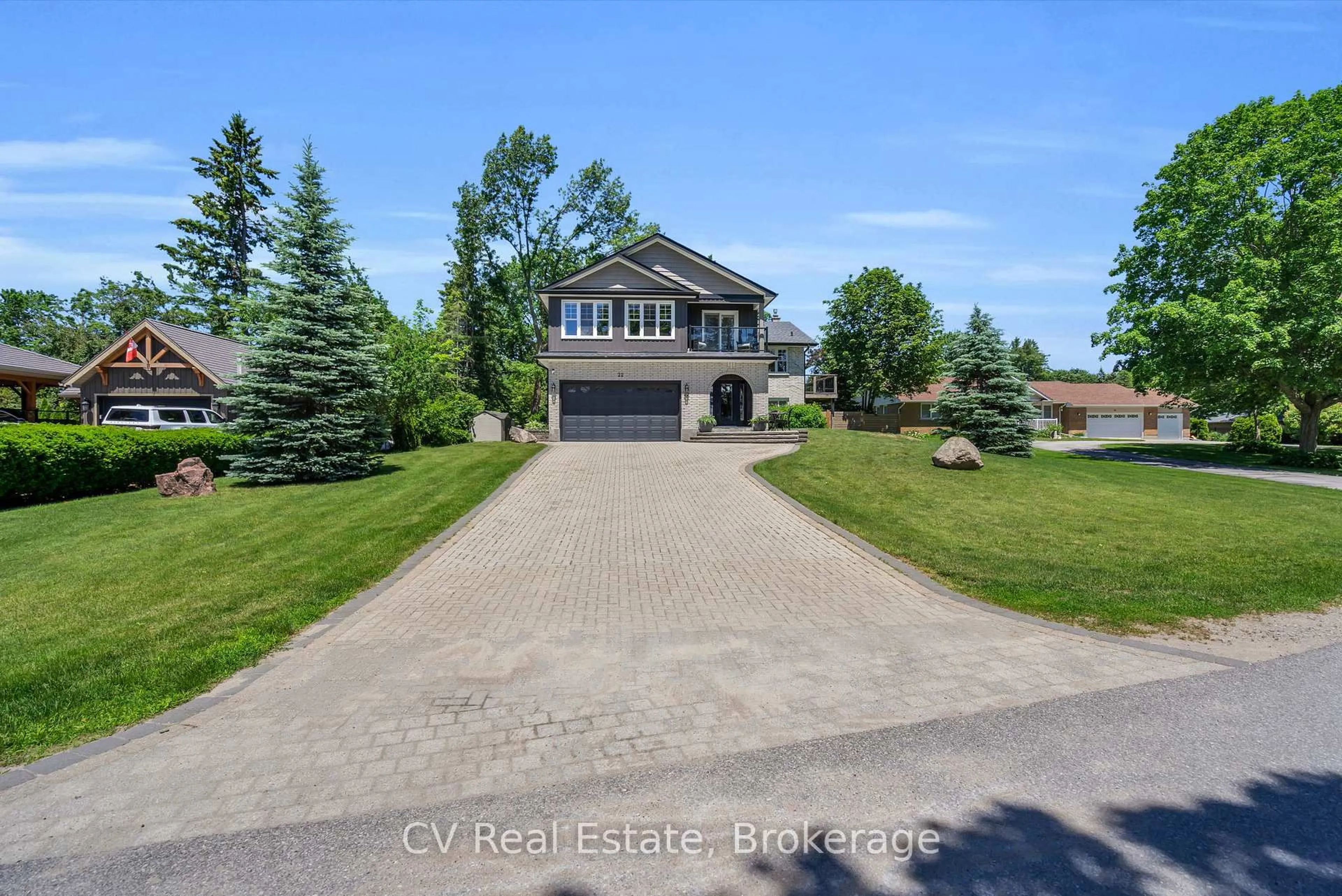 A pic from outside/outdoor area/front of a property/back of a property/a pic from drone, street for 22 Baycrest Dr, Barrie Ontario L4M 7C7