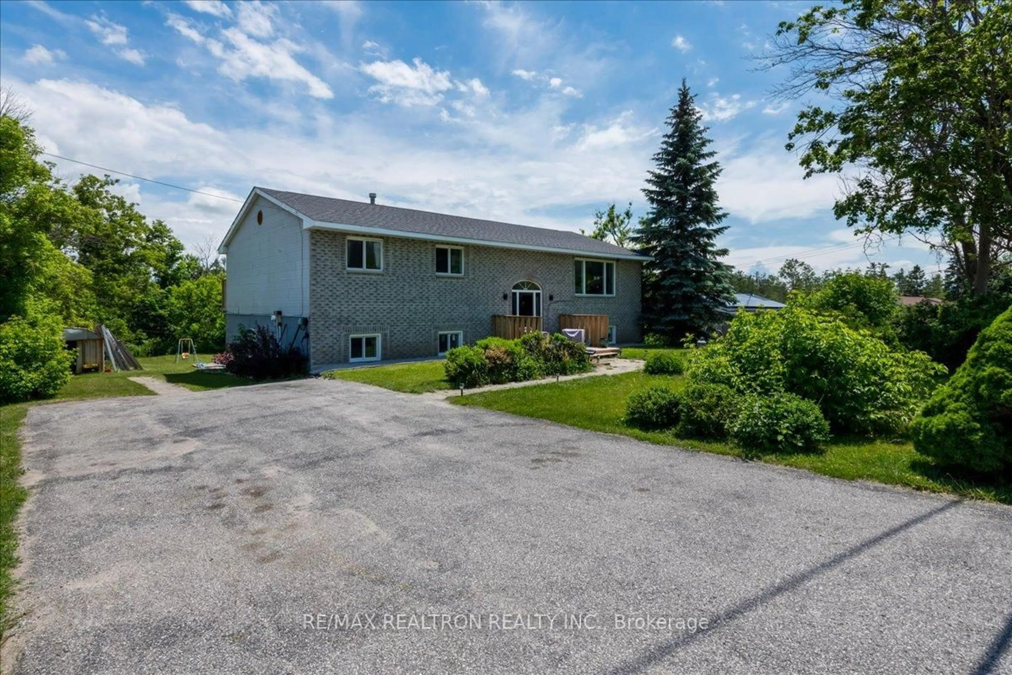 A pic from outside/outdoor area/front of a property/back of a property/a pic from drone, street for 4261 Huronia Rd, Orillia Ontario L3V 0G8
