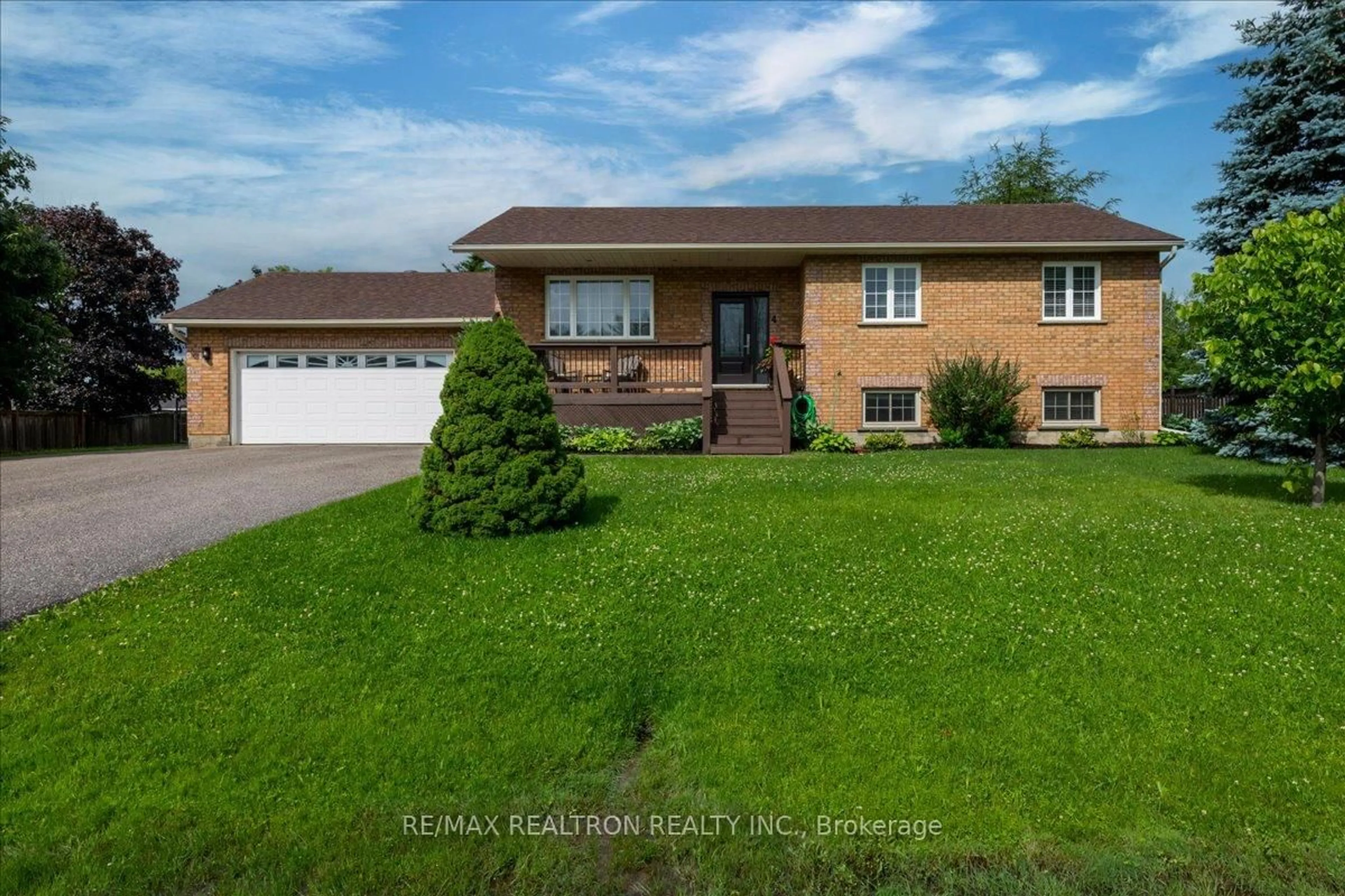Unknown for 4 Templeton Dr, Clearview Ontario L0M 1N0