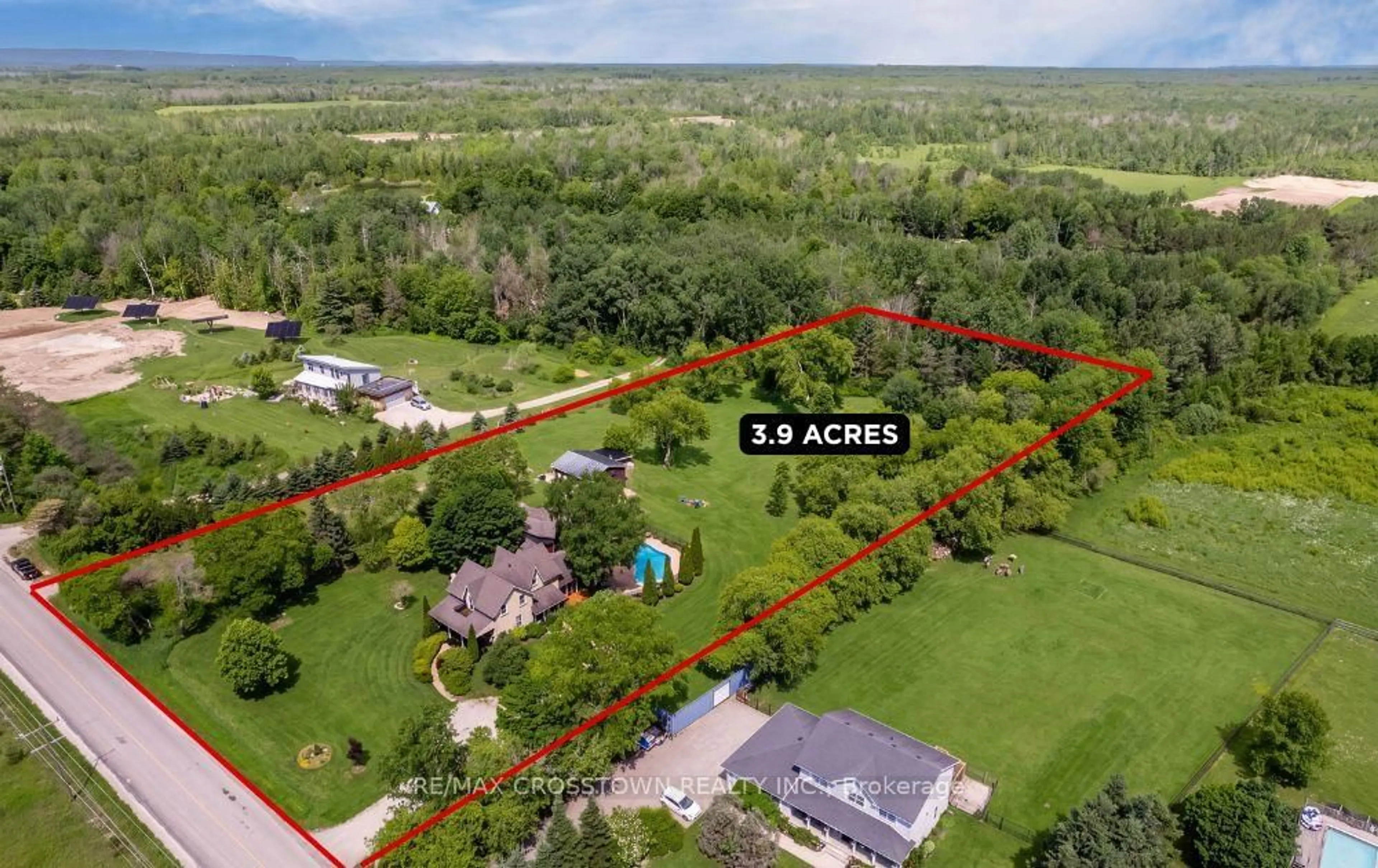 A pic from outside/outdoor area/front of a property/back of a property/a pic from drone, unknown for 3904 Concession 12 Sunnidale Sdrd, Clearview Ontario L0M 1S0