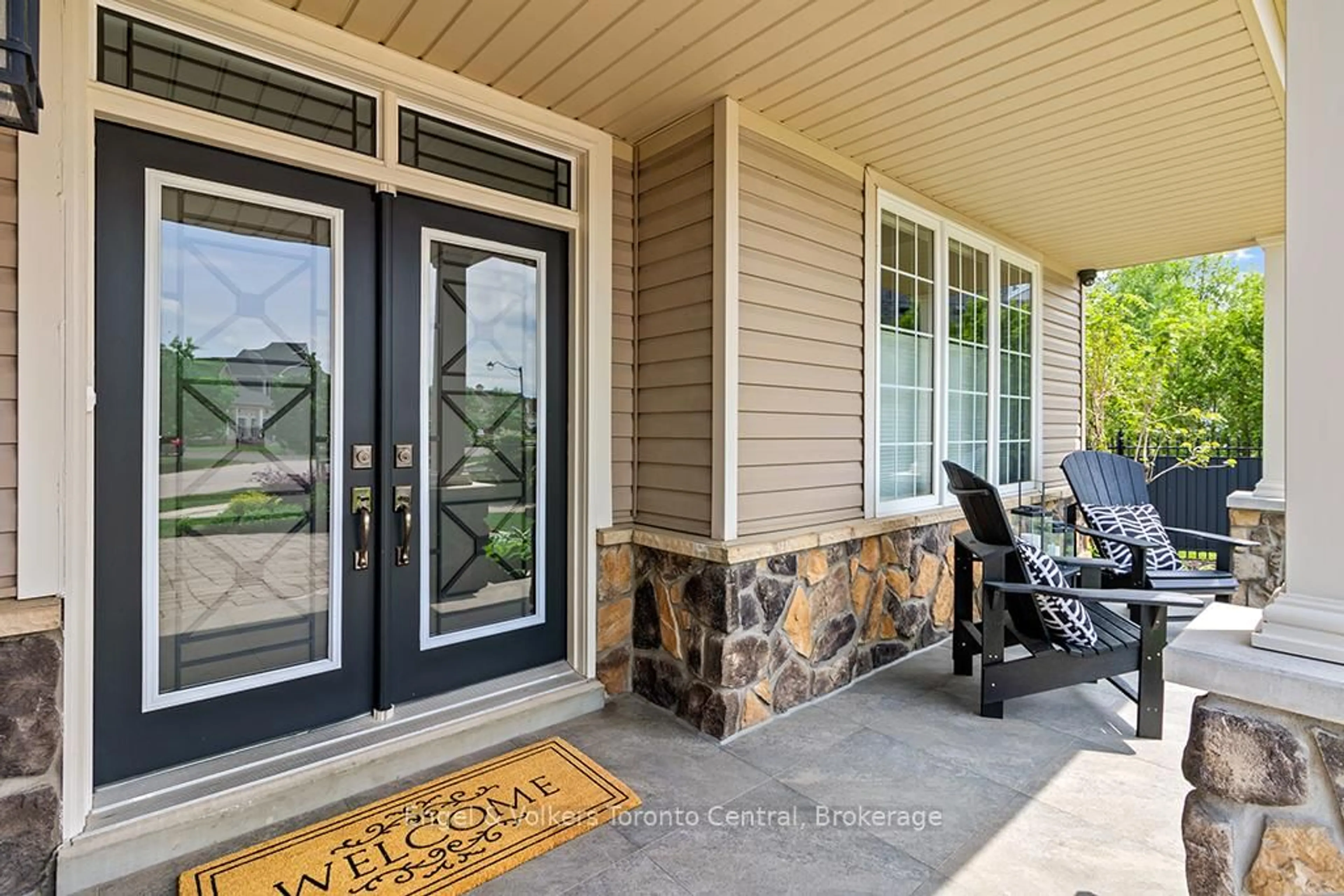 Indoor entryway for 42 Silver Cres, Collingwood Ontario L9Y 0E9
