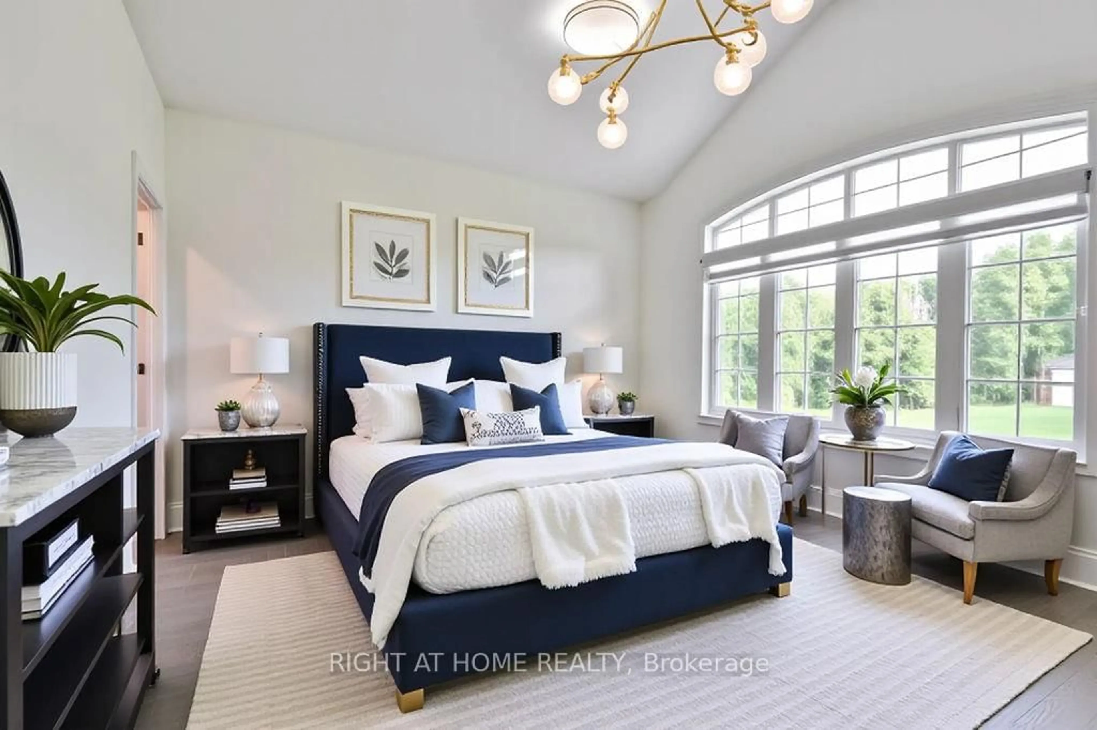 Bedroom with bed, unknown for 8 Forest Heights Crt, Oro-Medonte Ontario L0L 2E0